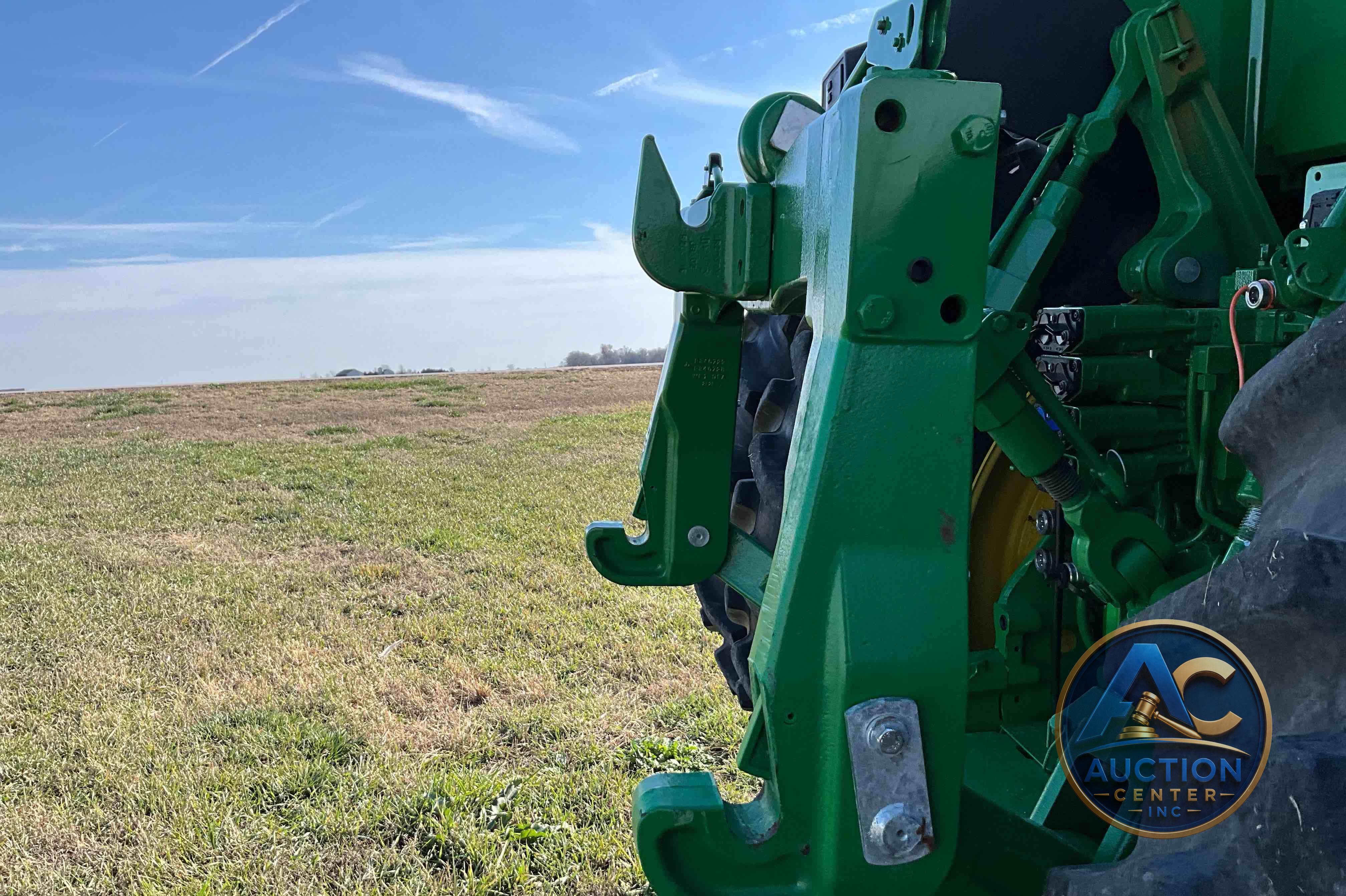 2022 John Deere 8R 250