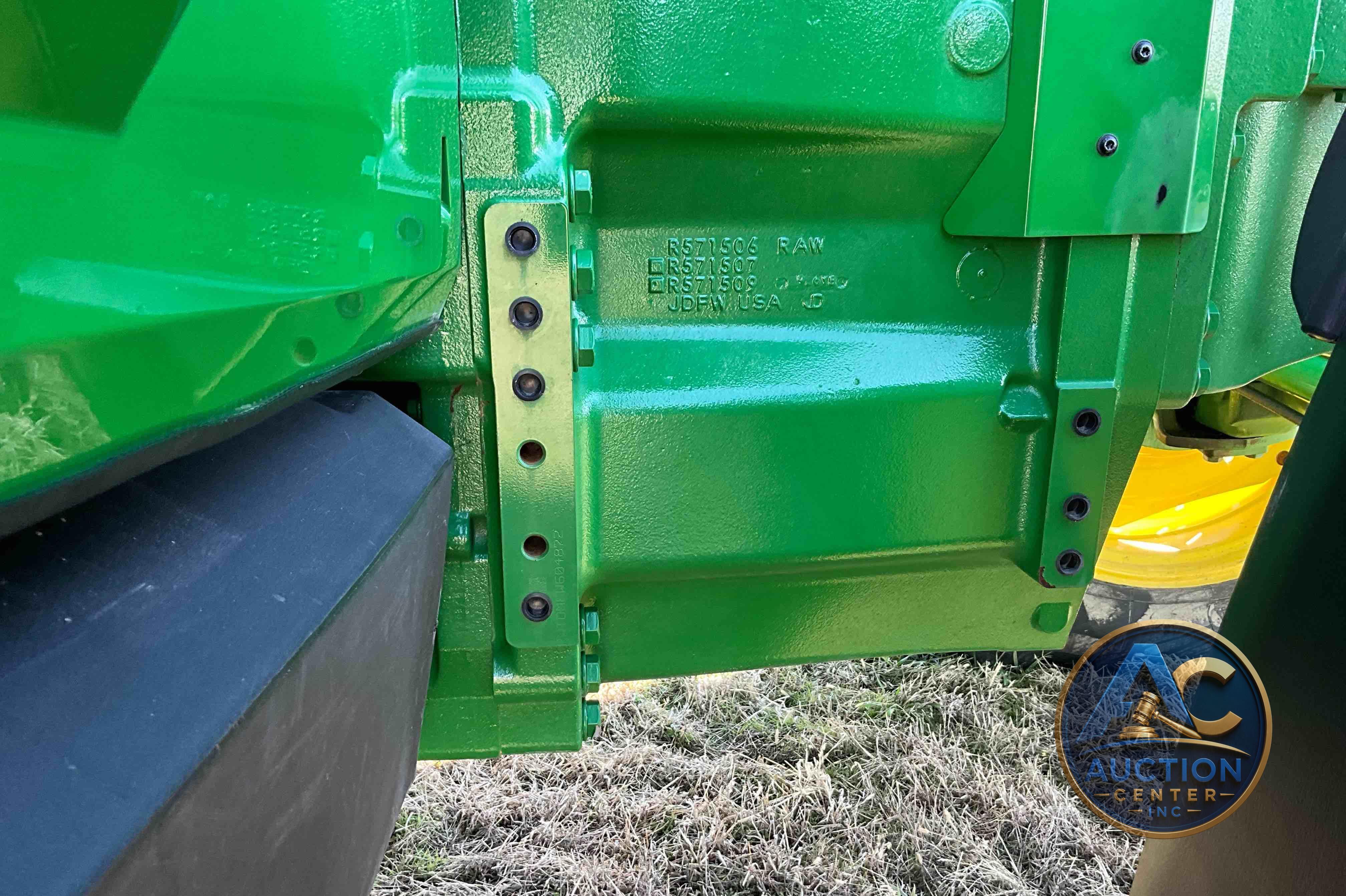 2022 John Deere 8R 250