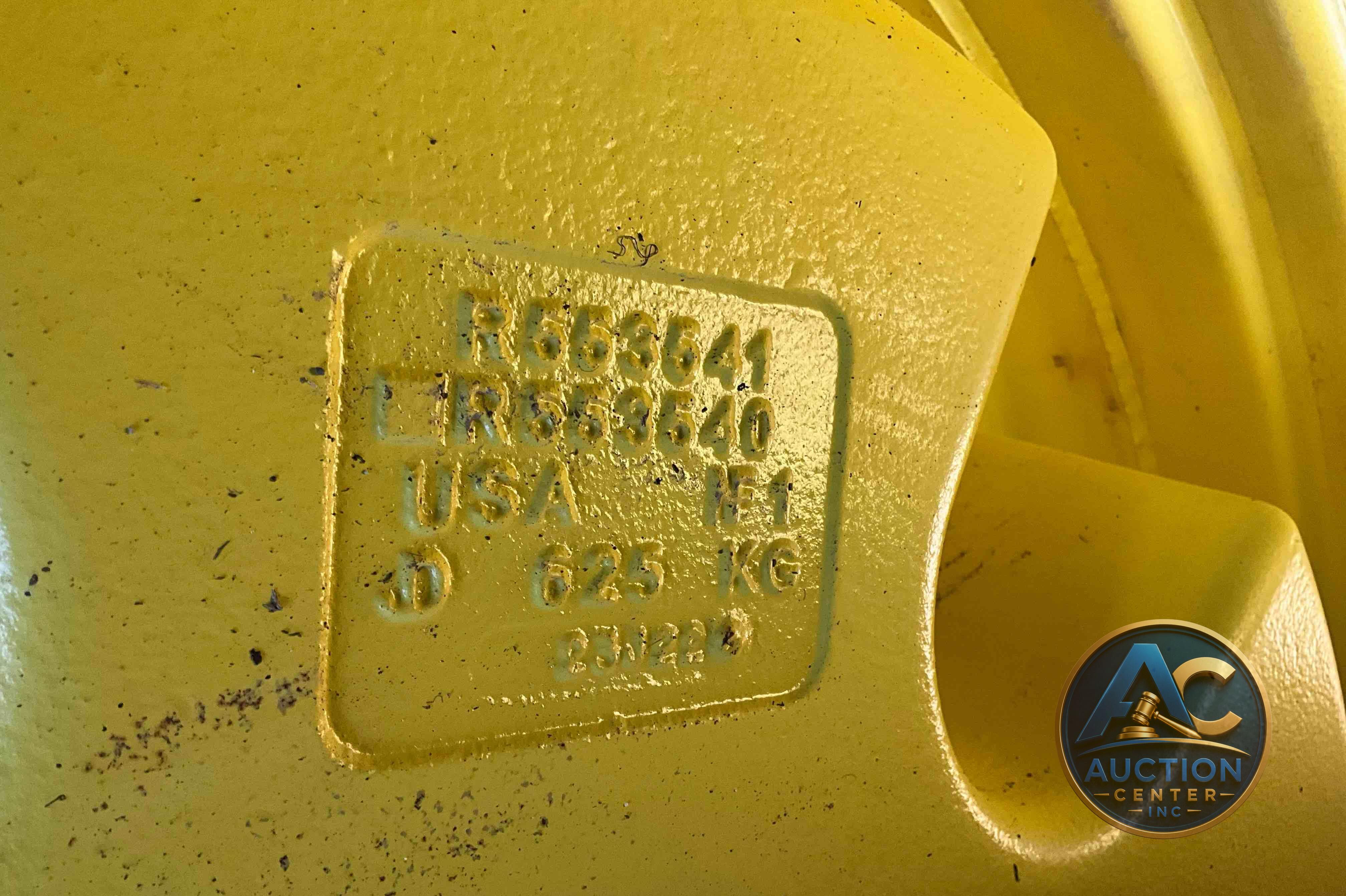 2022 John Deere 8R 250