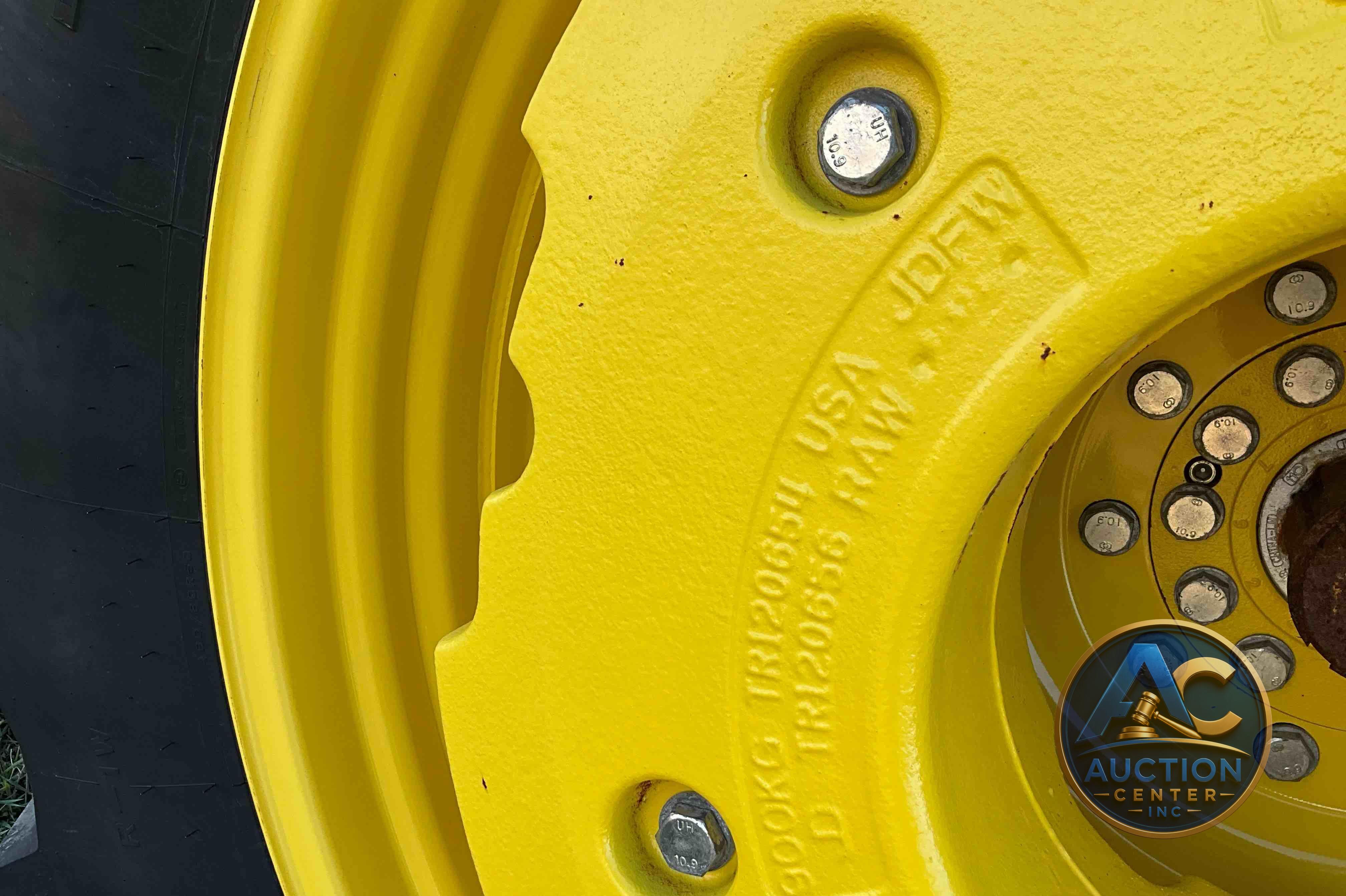 2022 John Deere 8R 250
