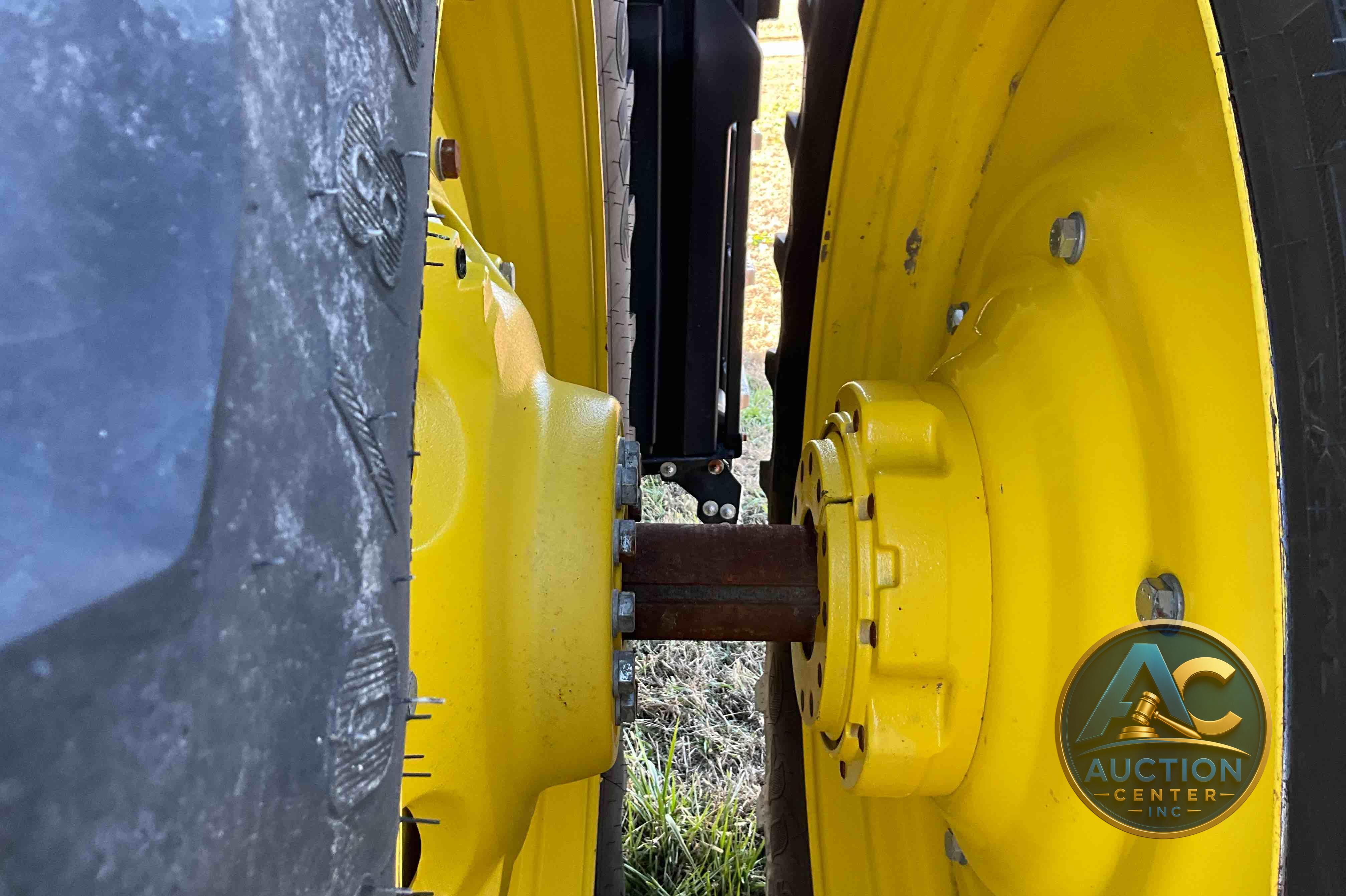 2022 John Deere 8R 250