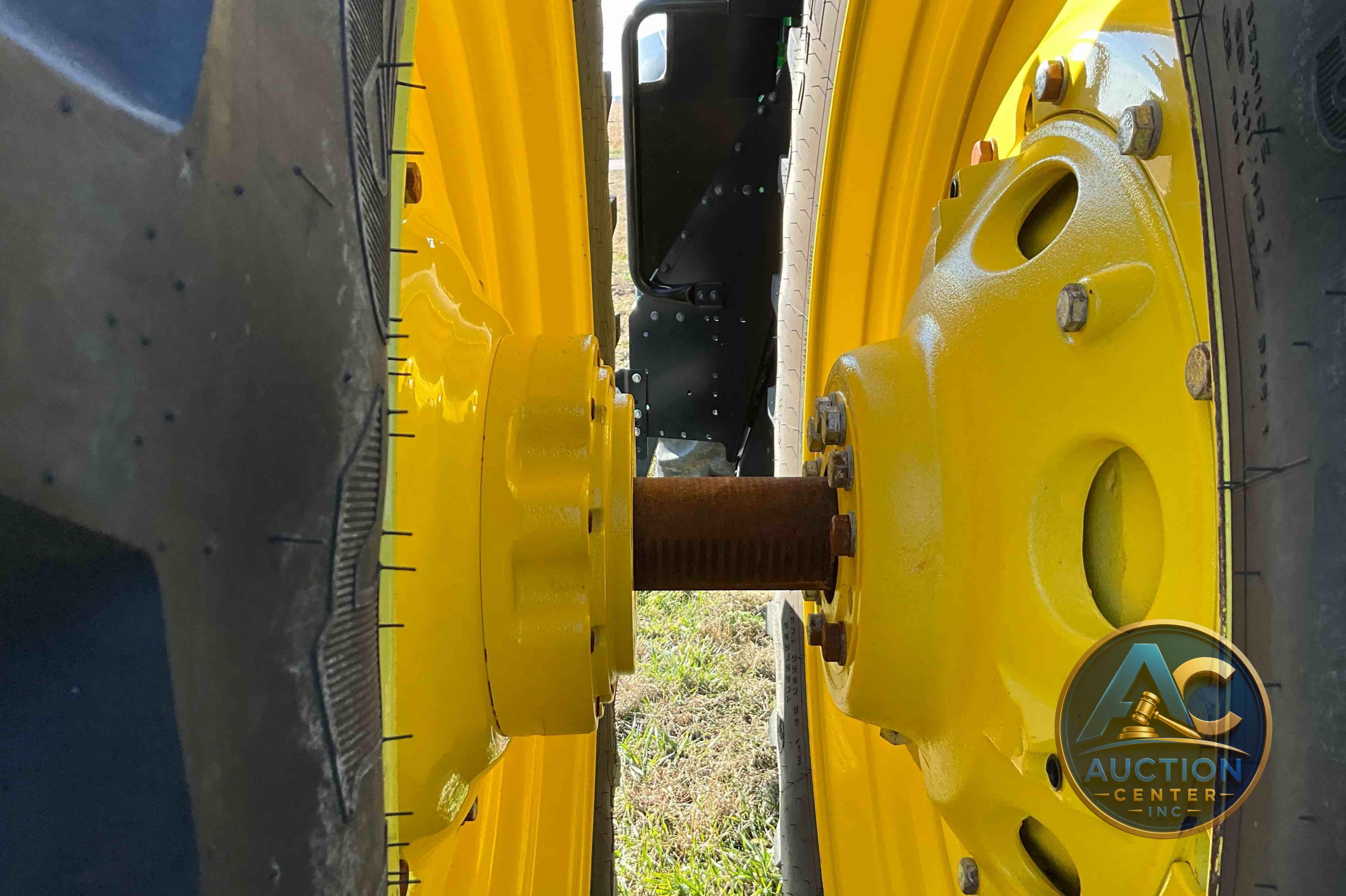2022 John Deere 8R 250