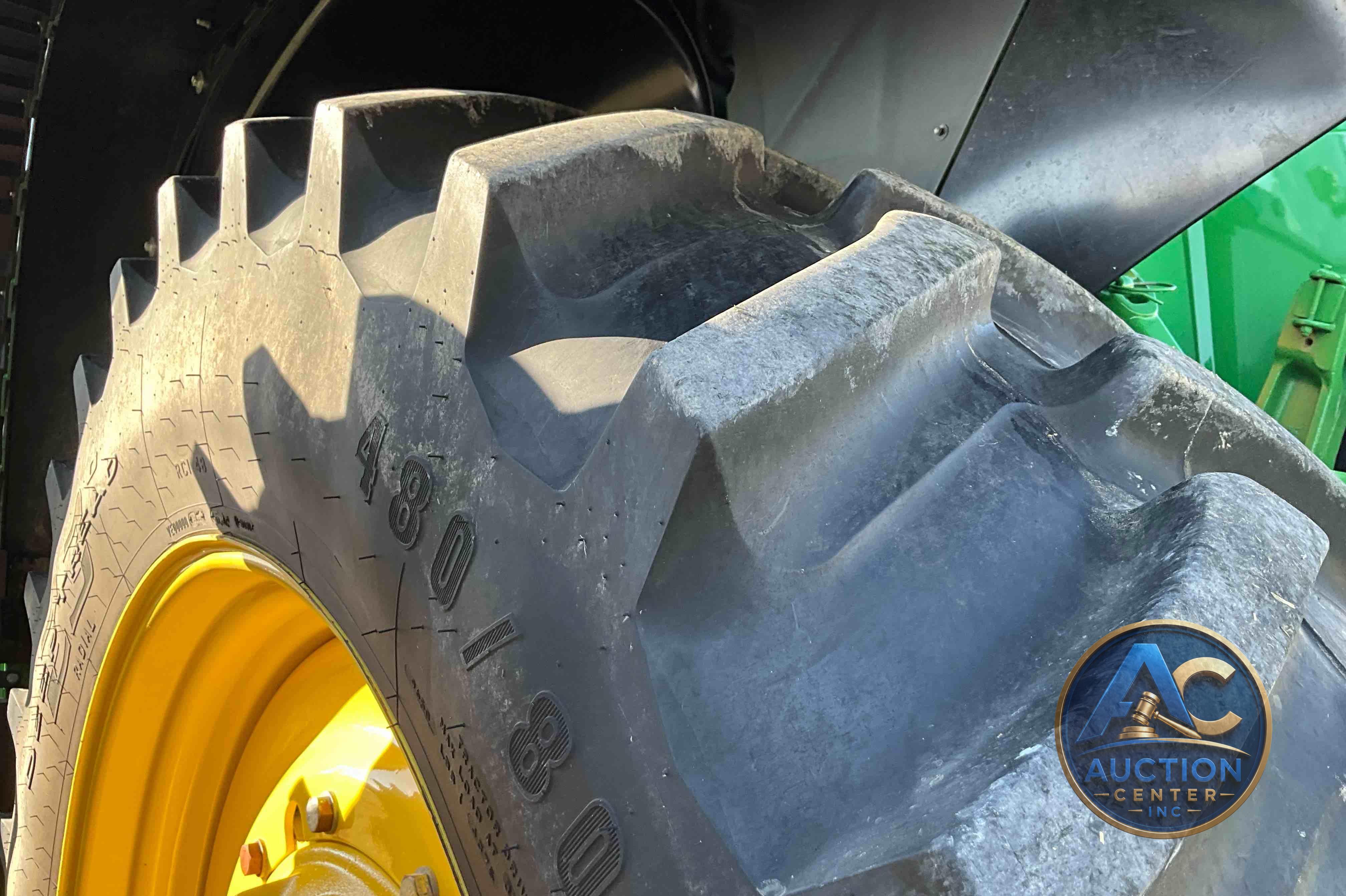 2022 John Deere 8R 250