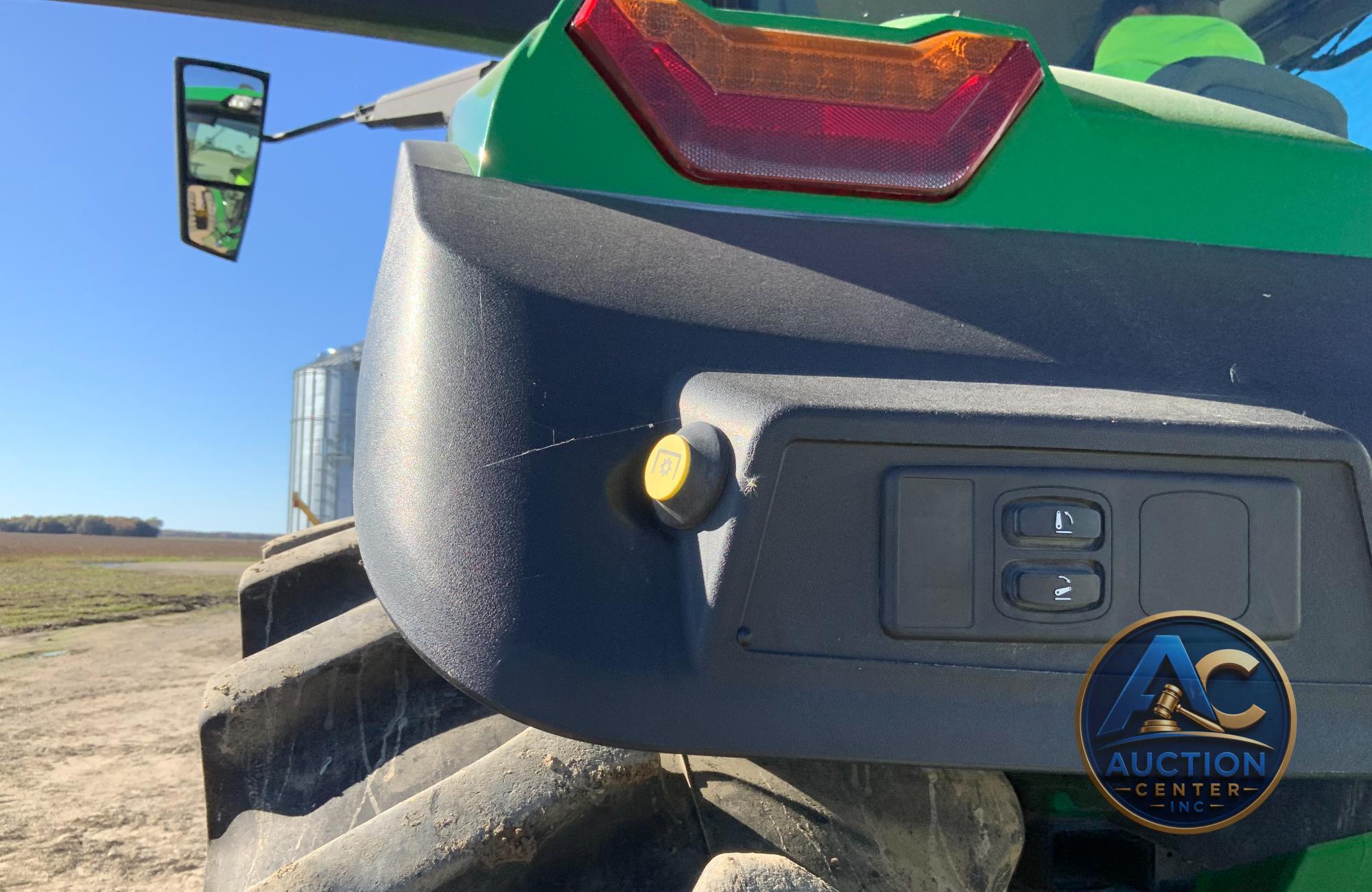 2020 John Deere 8R 250