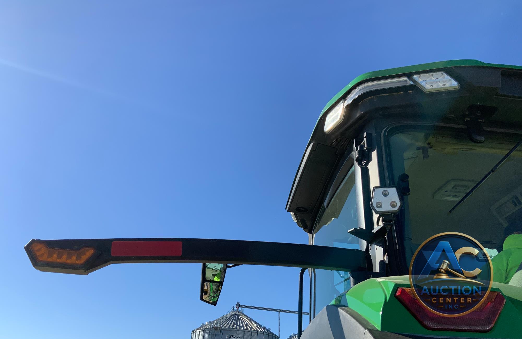 2020 John Deere 8R 250