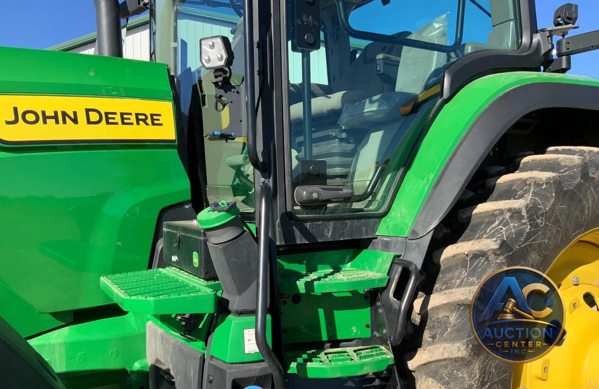 2020 John Deere 8R 250