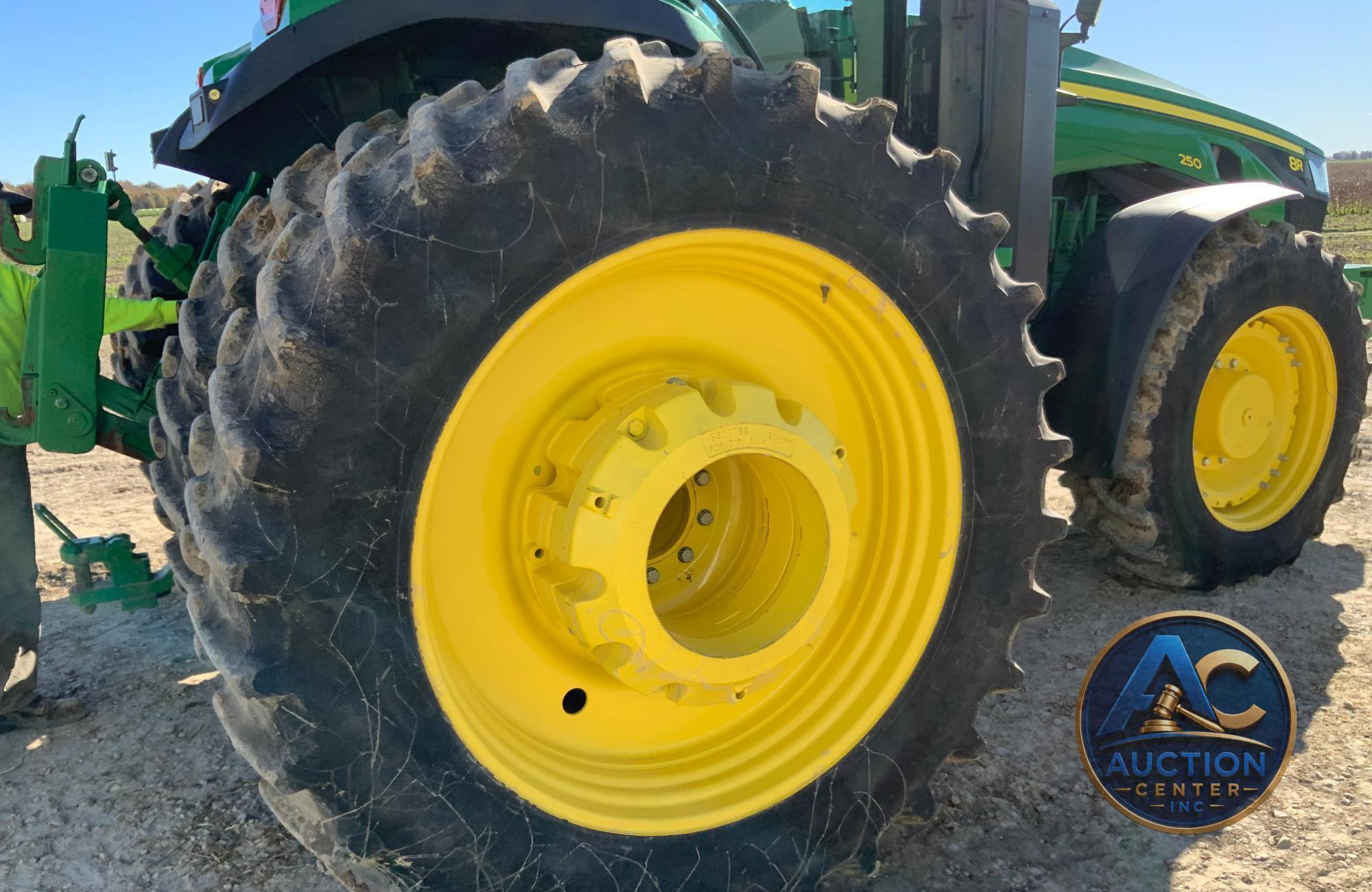 2020 John Deere 8R 250