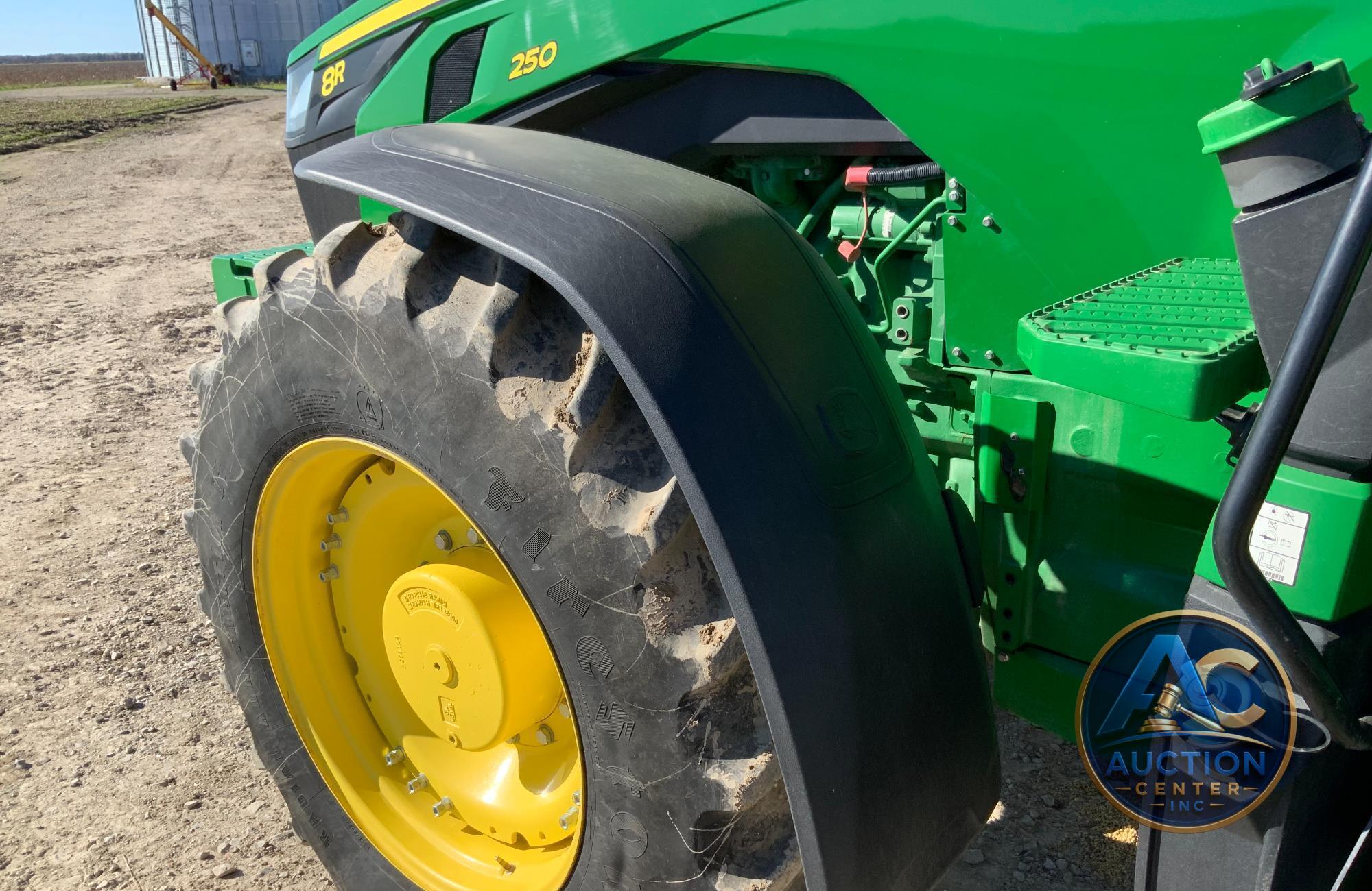 2020 John Deere 8R 250