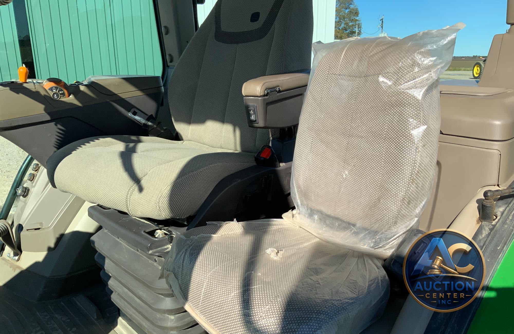 2020 John Deere 8R 250
