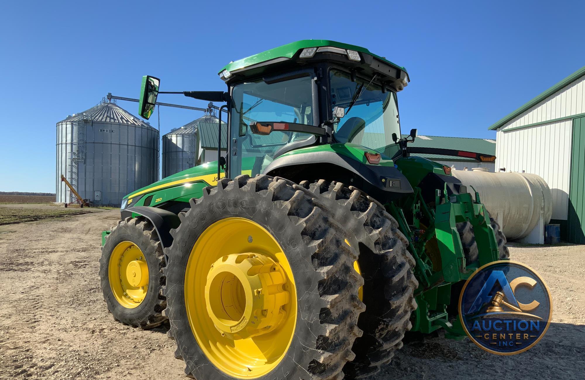 2020 John Deere 8R 250