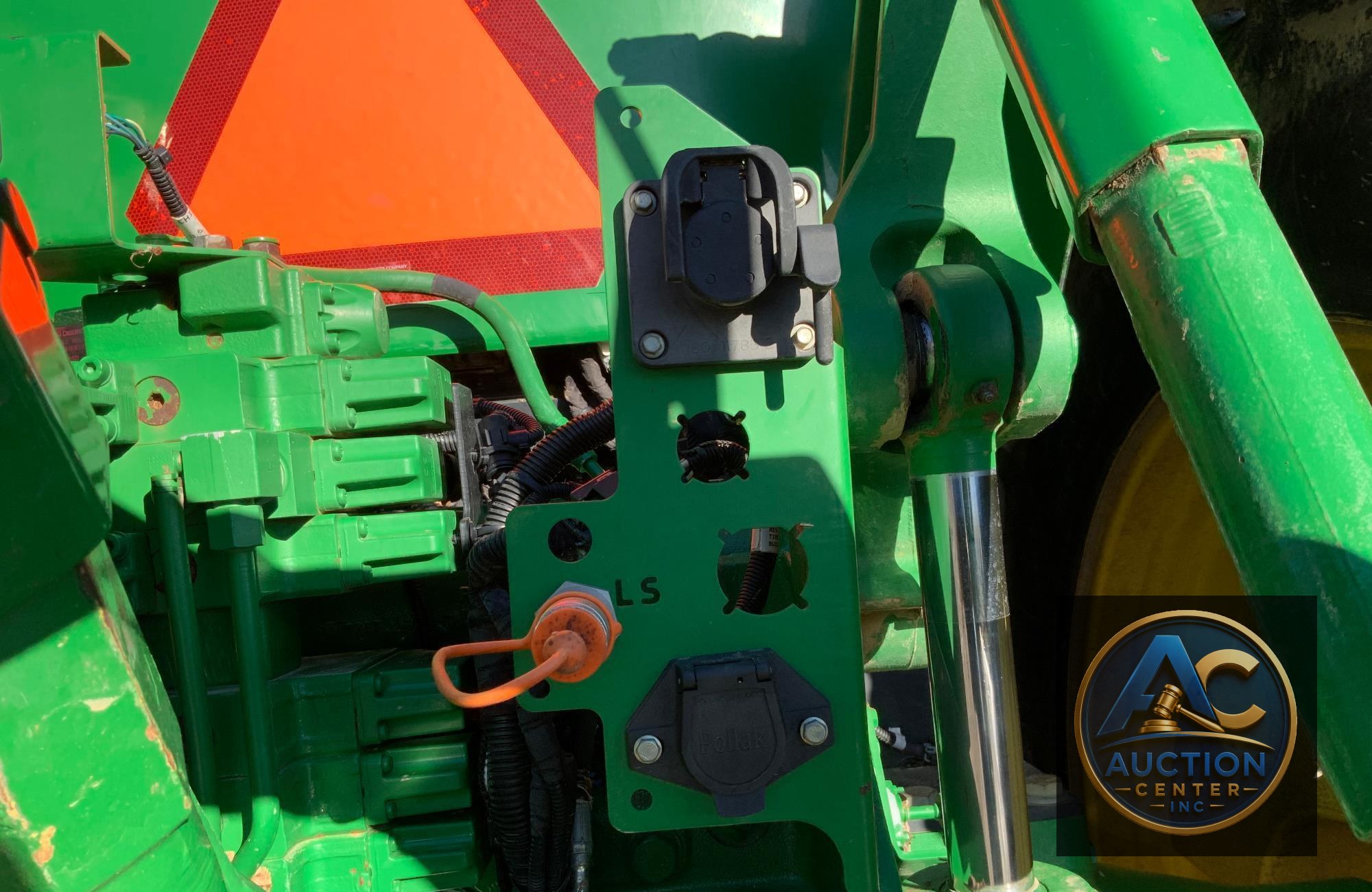 2019 John Deere 8320R