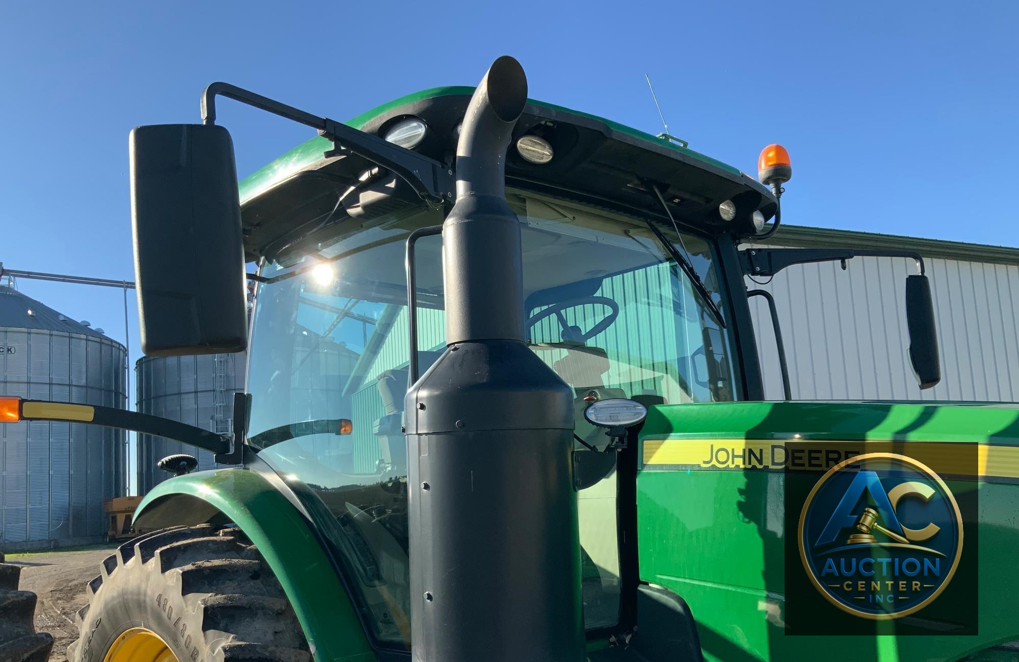 2019 John Deere 8320R