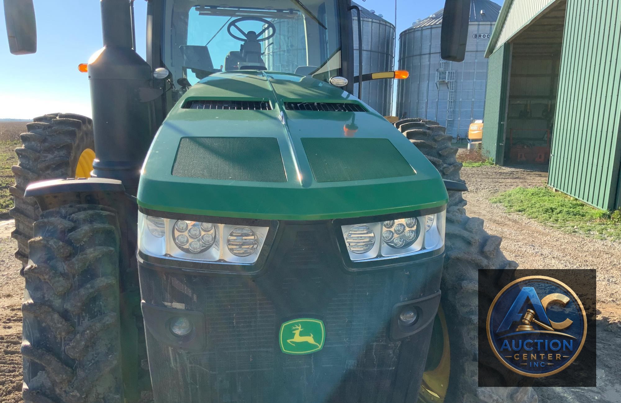 2019 John Deere 8320R