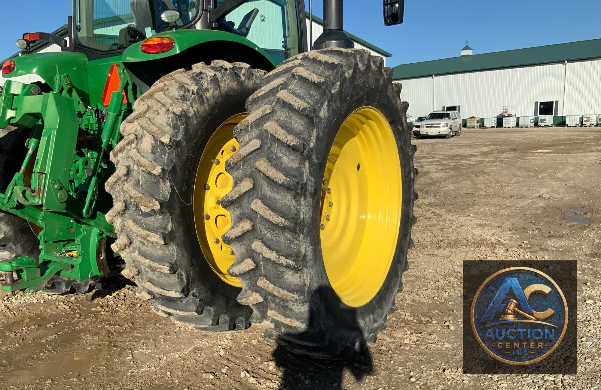 2019 John Deere 8320R