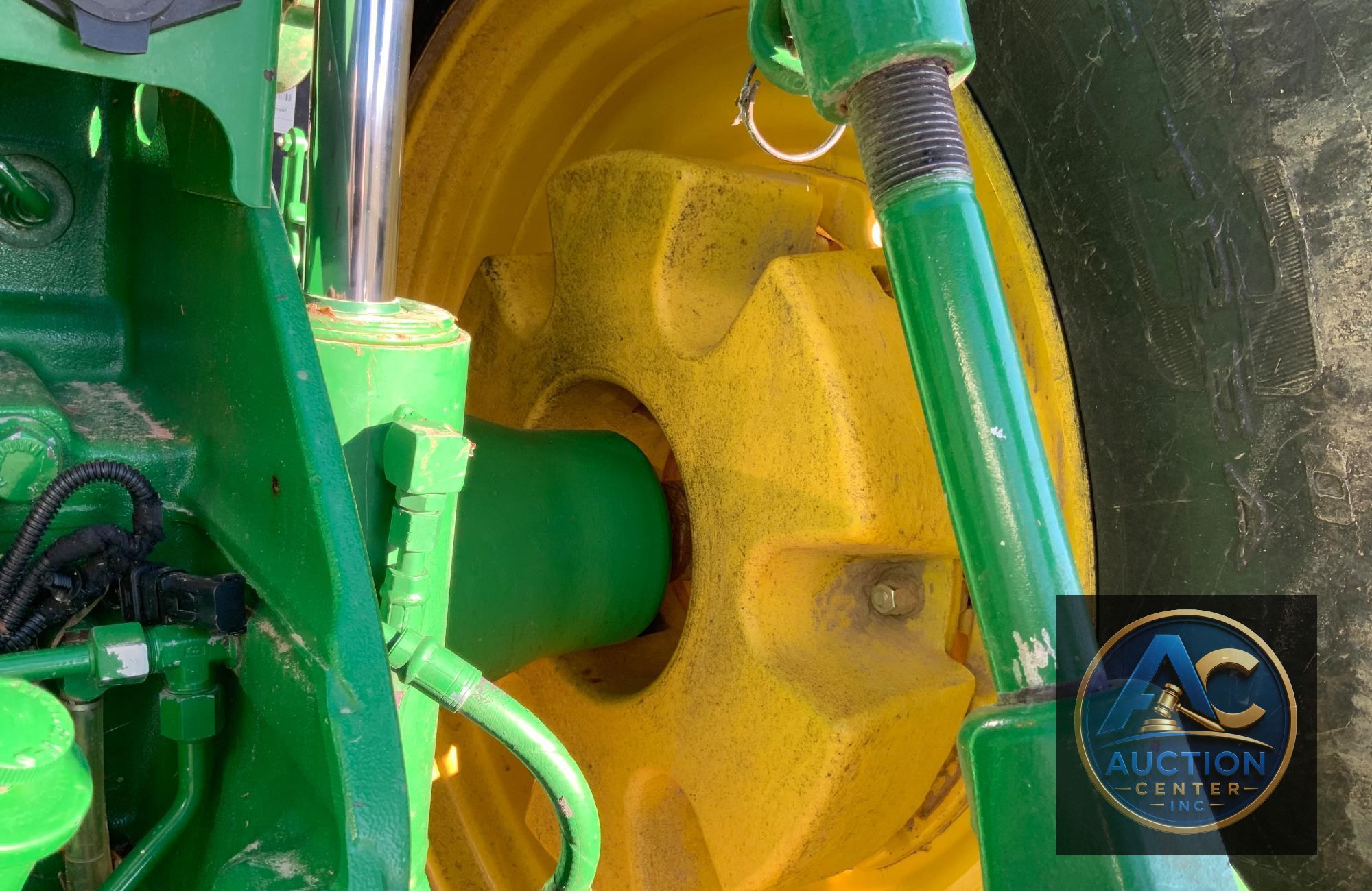 2019 John Deere 8320R