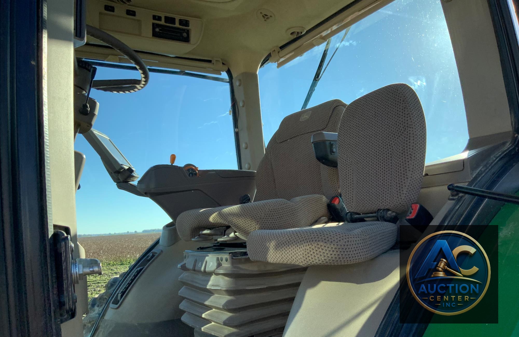 2019 John Deere 8320R