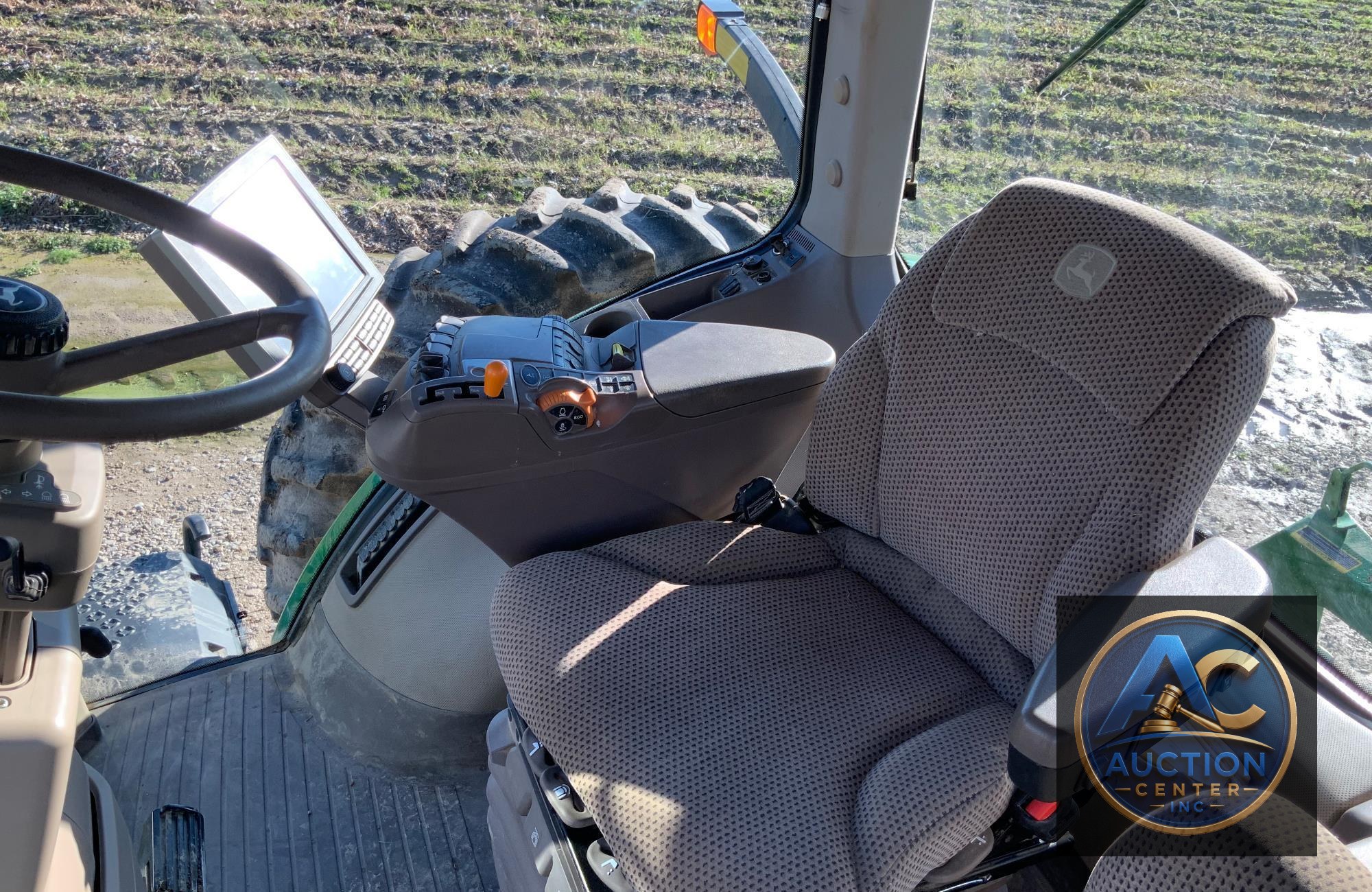 2019 John Deere 8320R