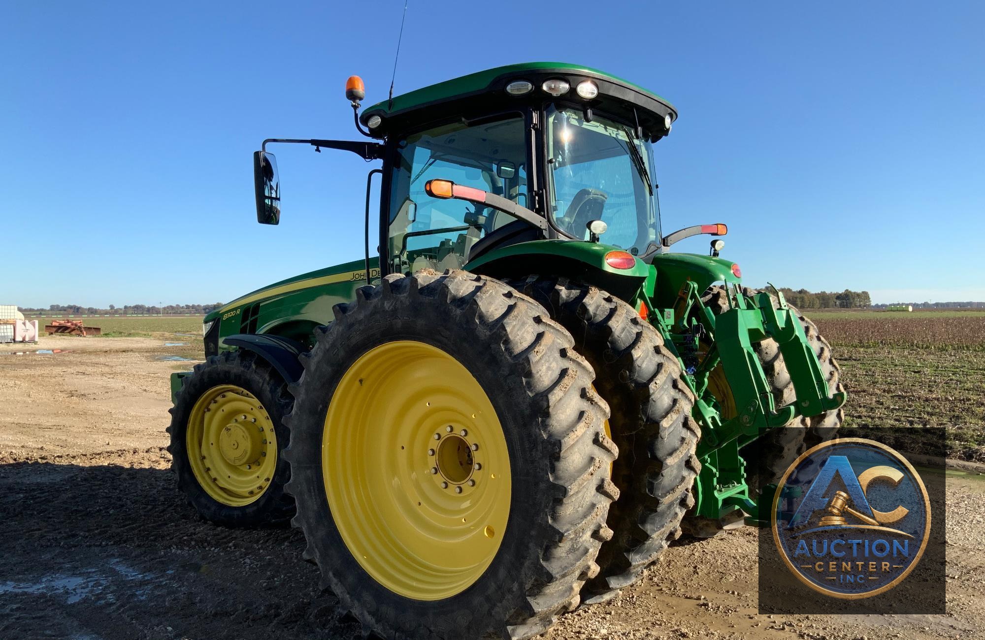 2019 John Deere 8320R