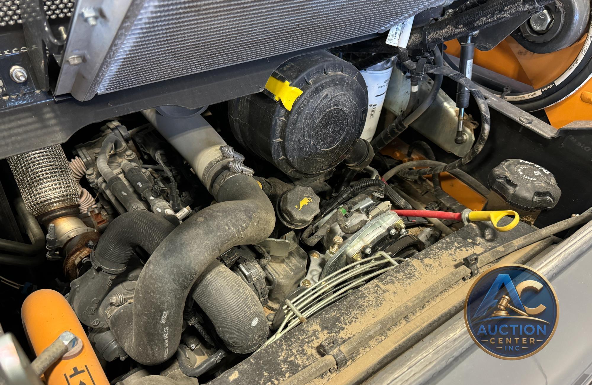 2023 Case SV280B