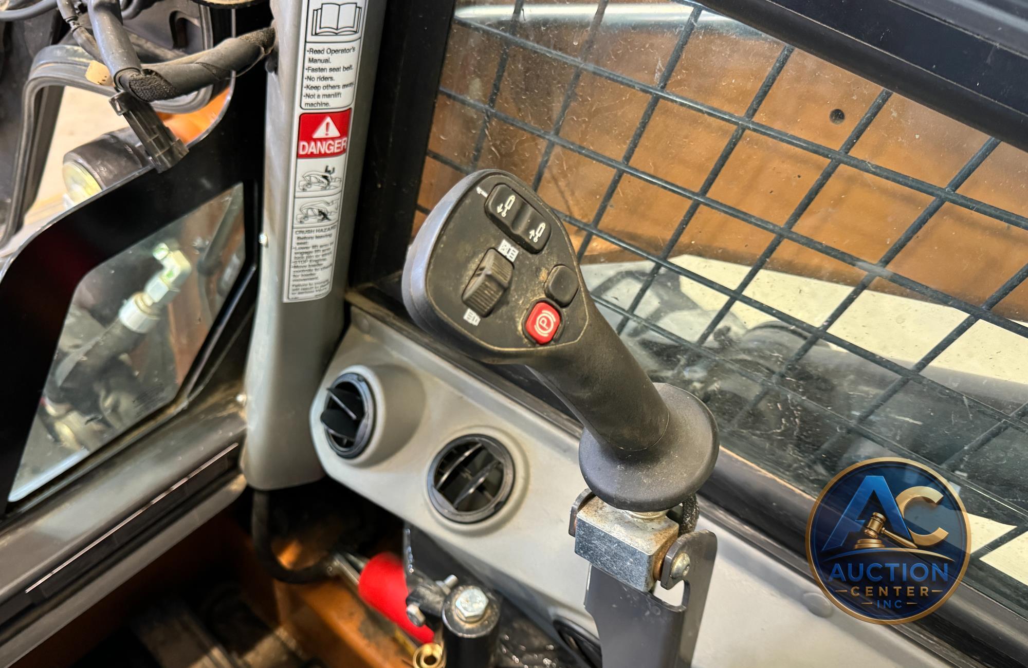 2023 Case SV280B