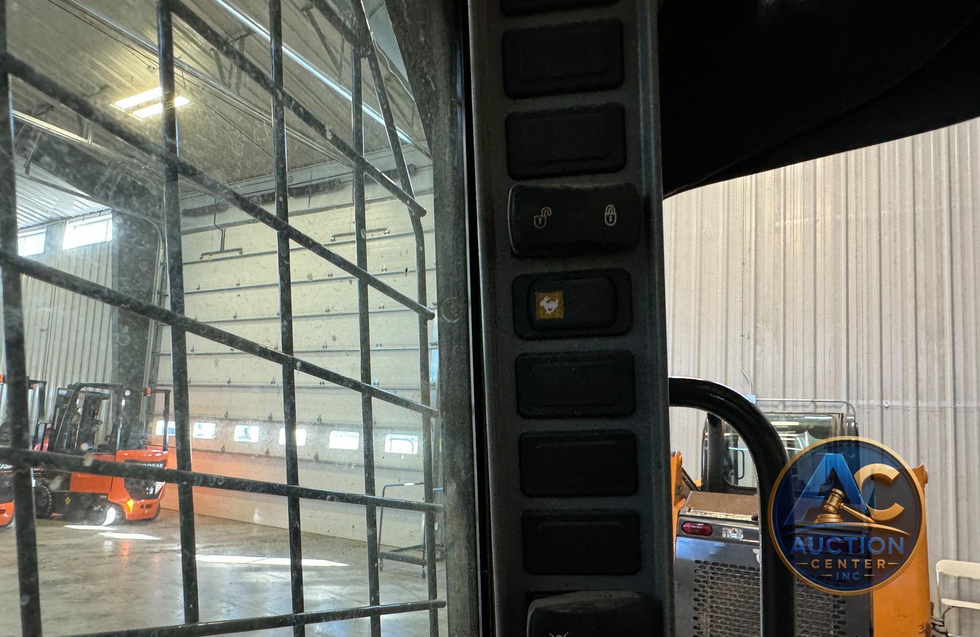2023 Case SV280B