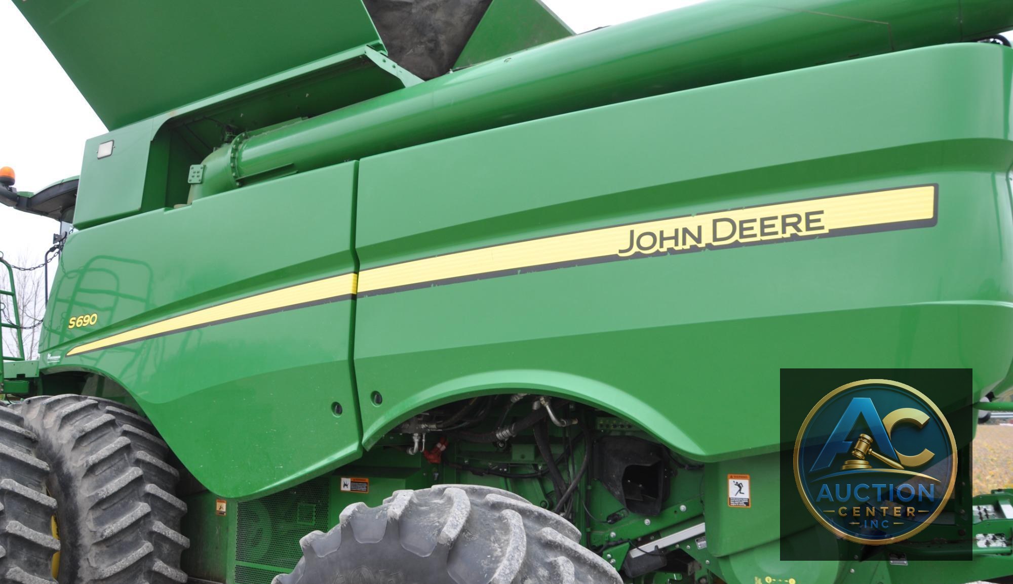 2014 John Deere S690