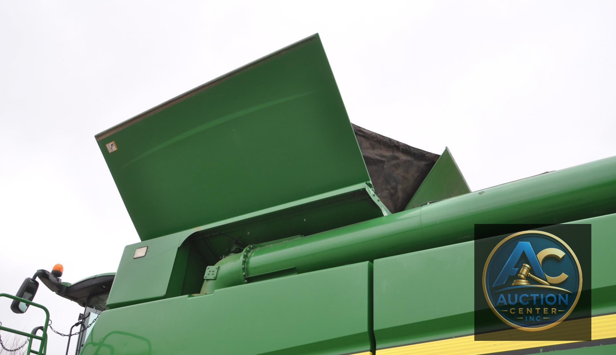 2014 John Deere S690