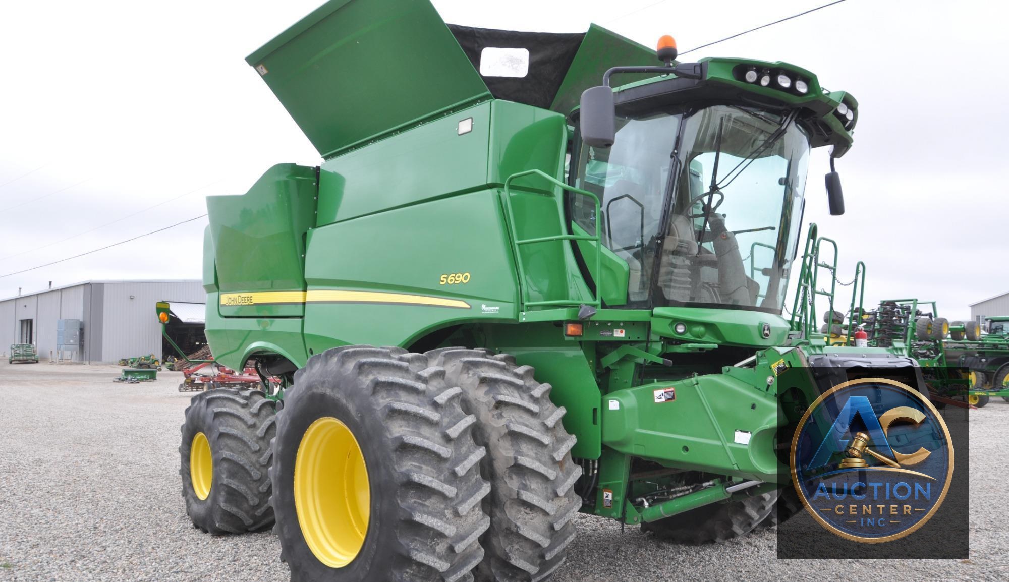 2014 John Deere S690