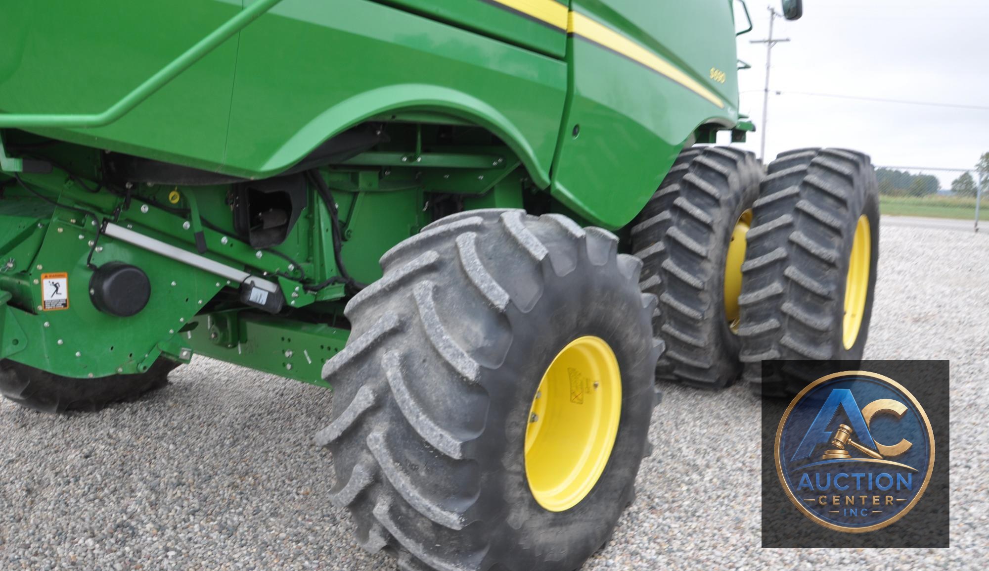 2014 John Deere S690