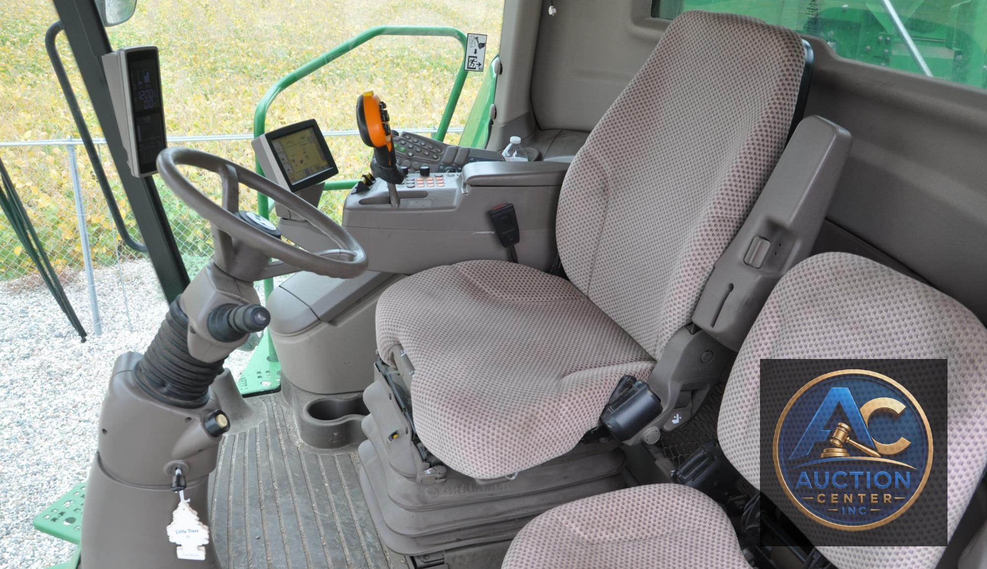 2014 John Deere S690