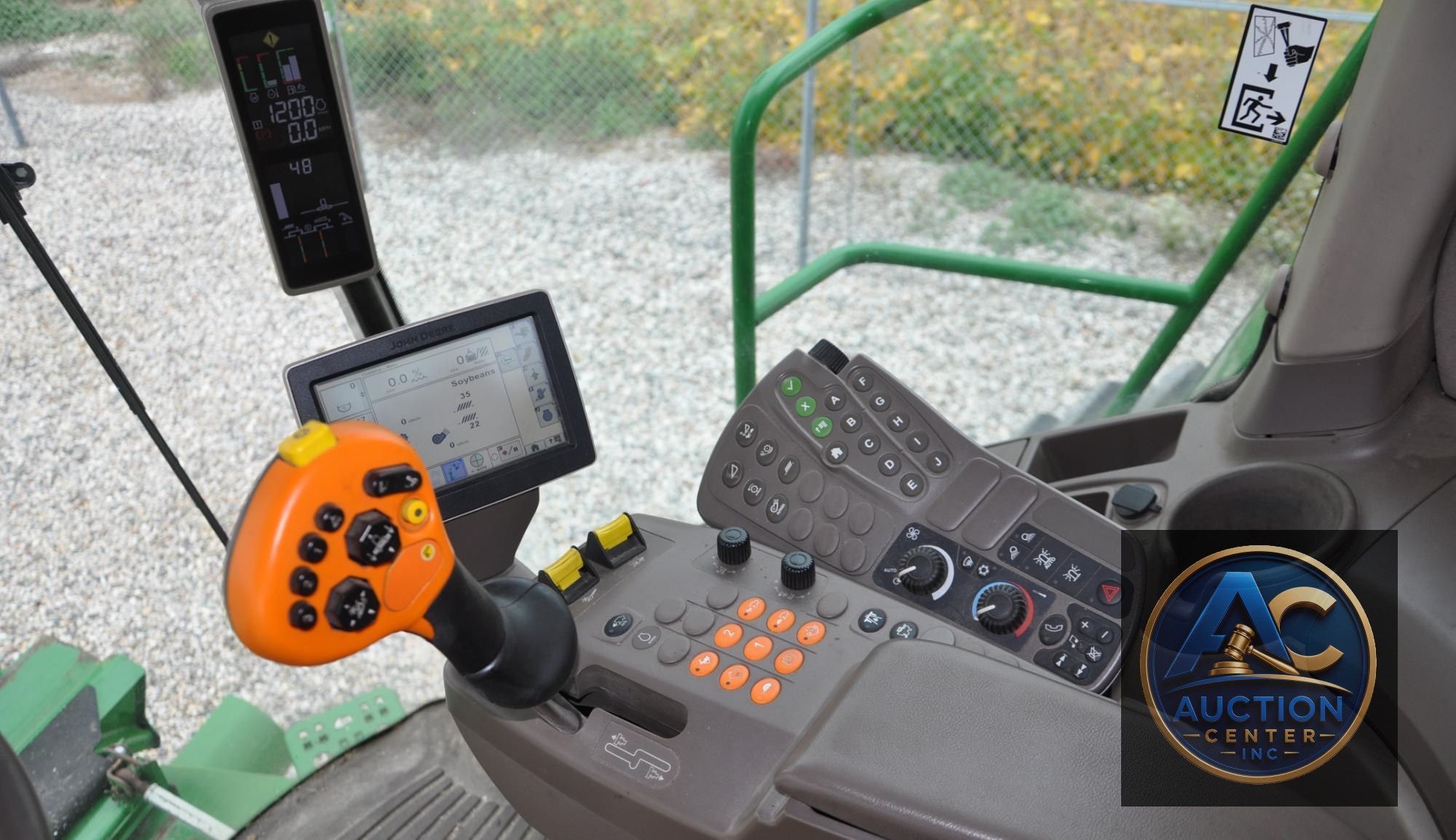 2014 John Deere S690