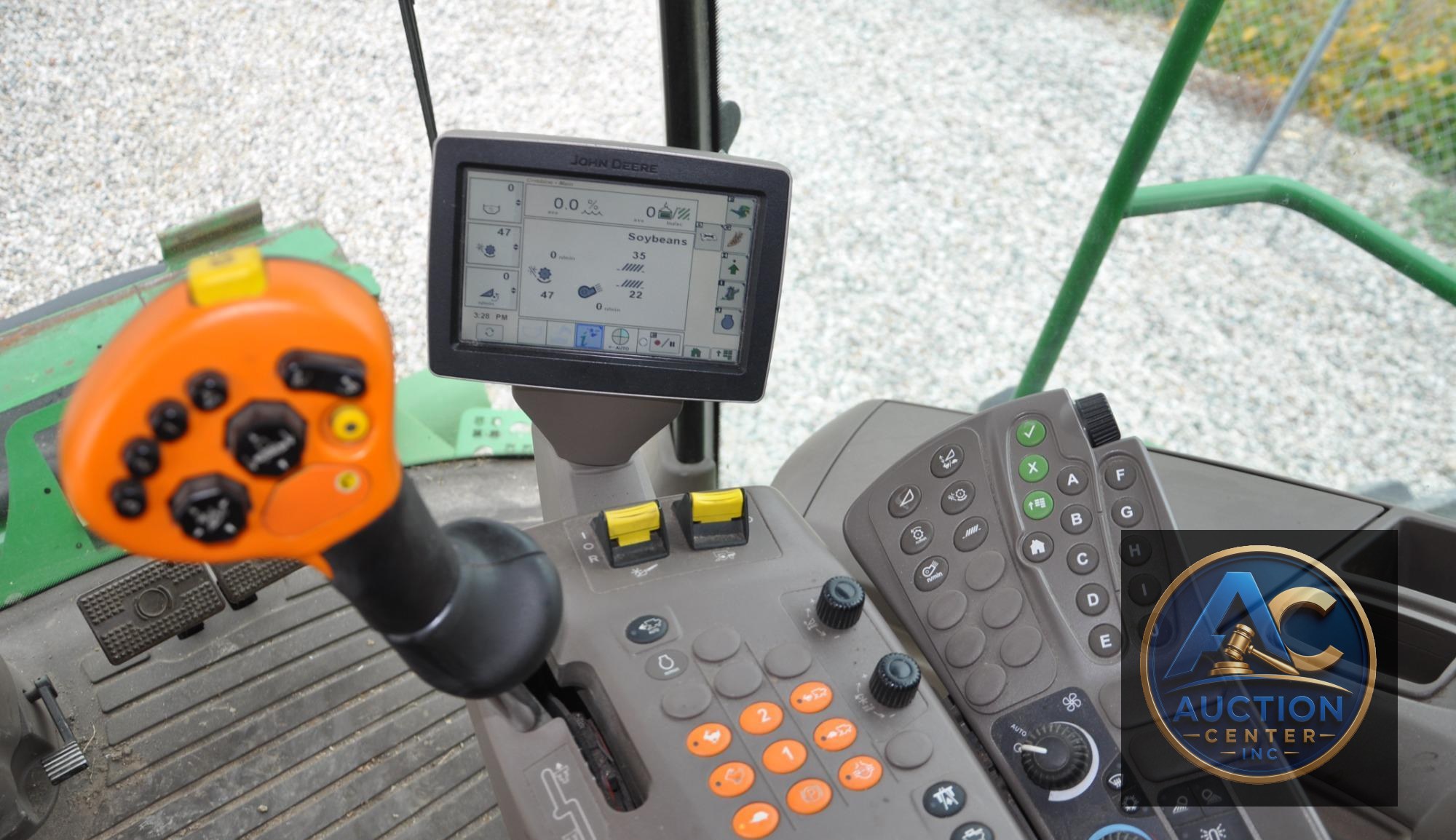 2014 John Deere S690