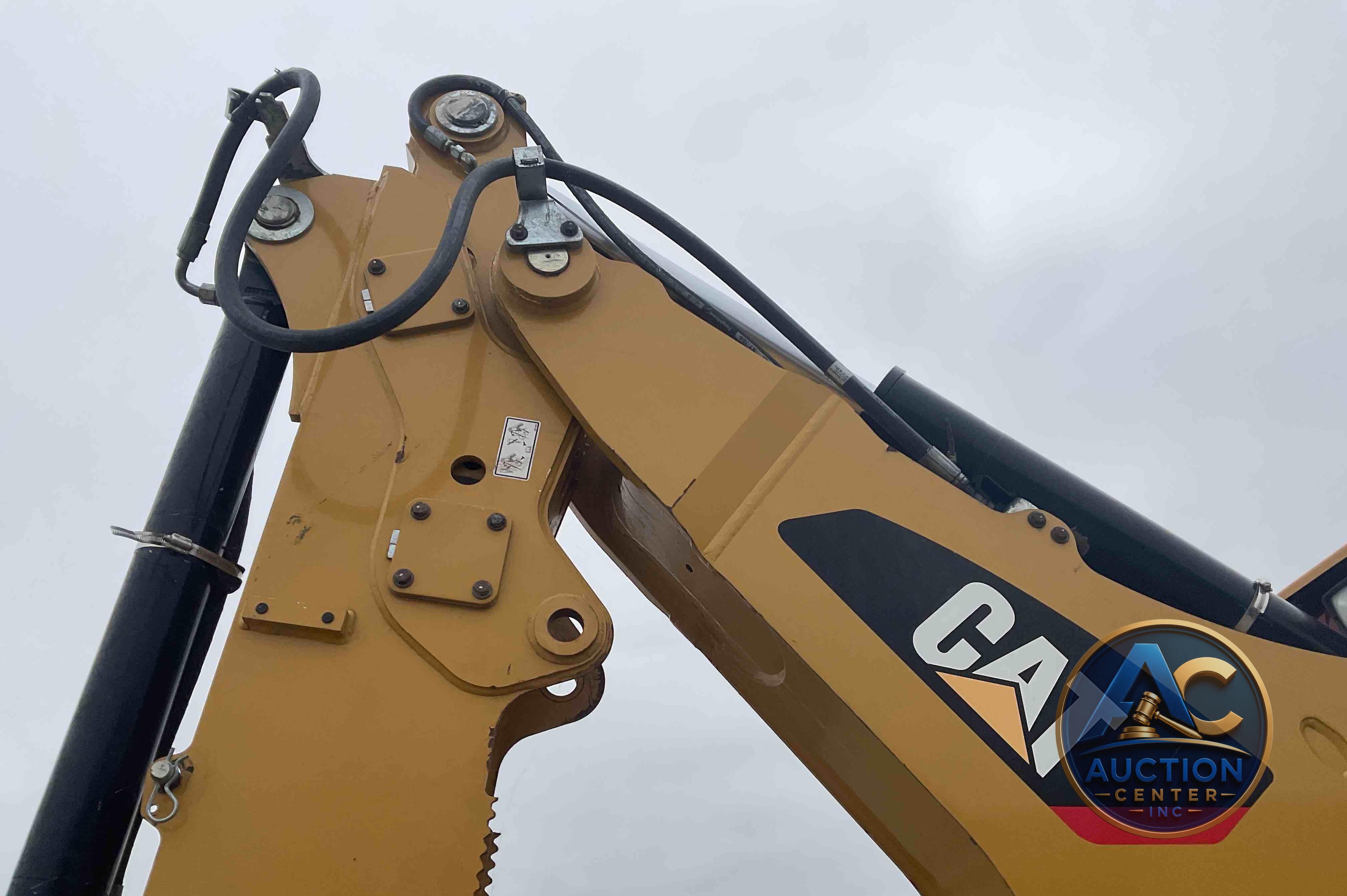 2018 Caterpillar 420F2