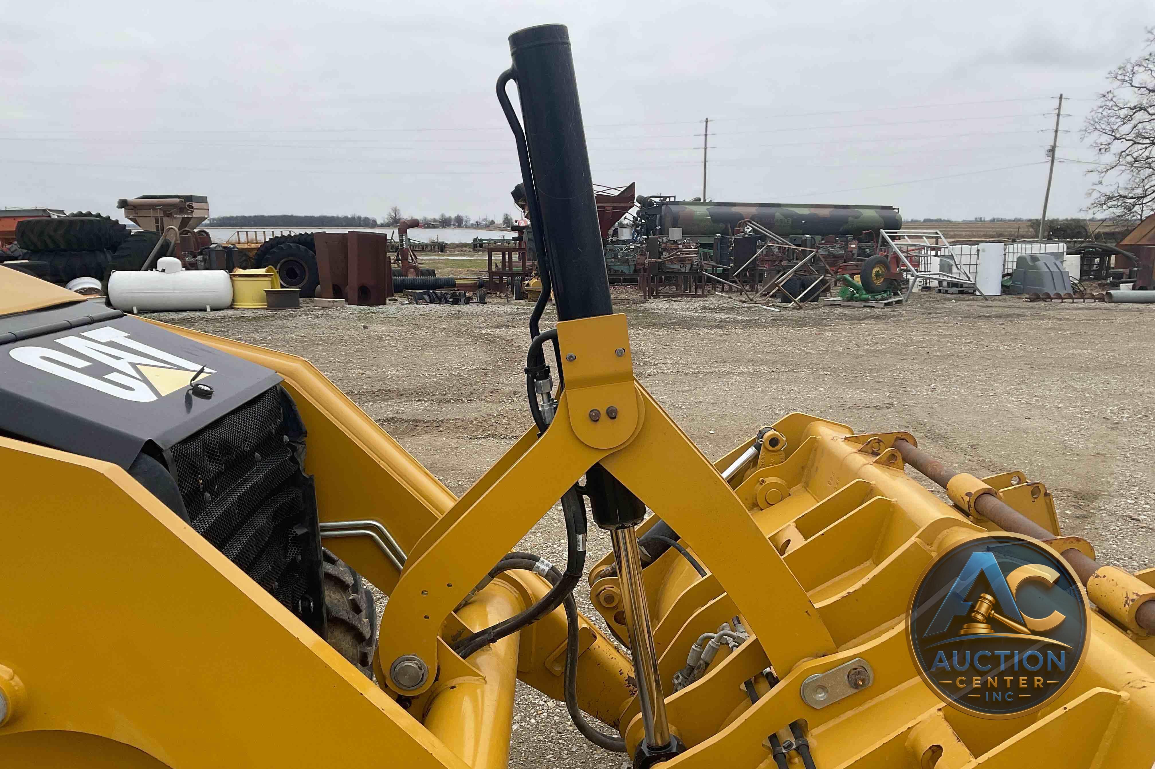 2018 Caterpillar 420F2
