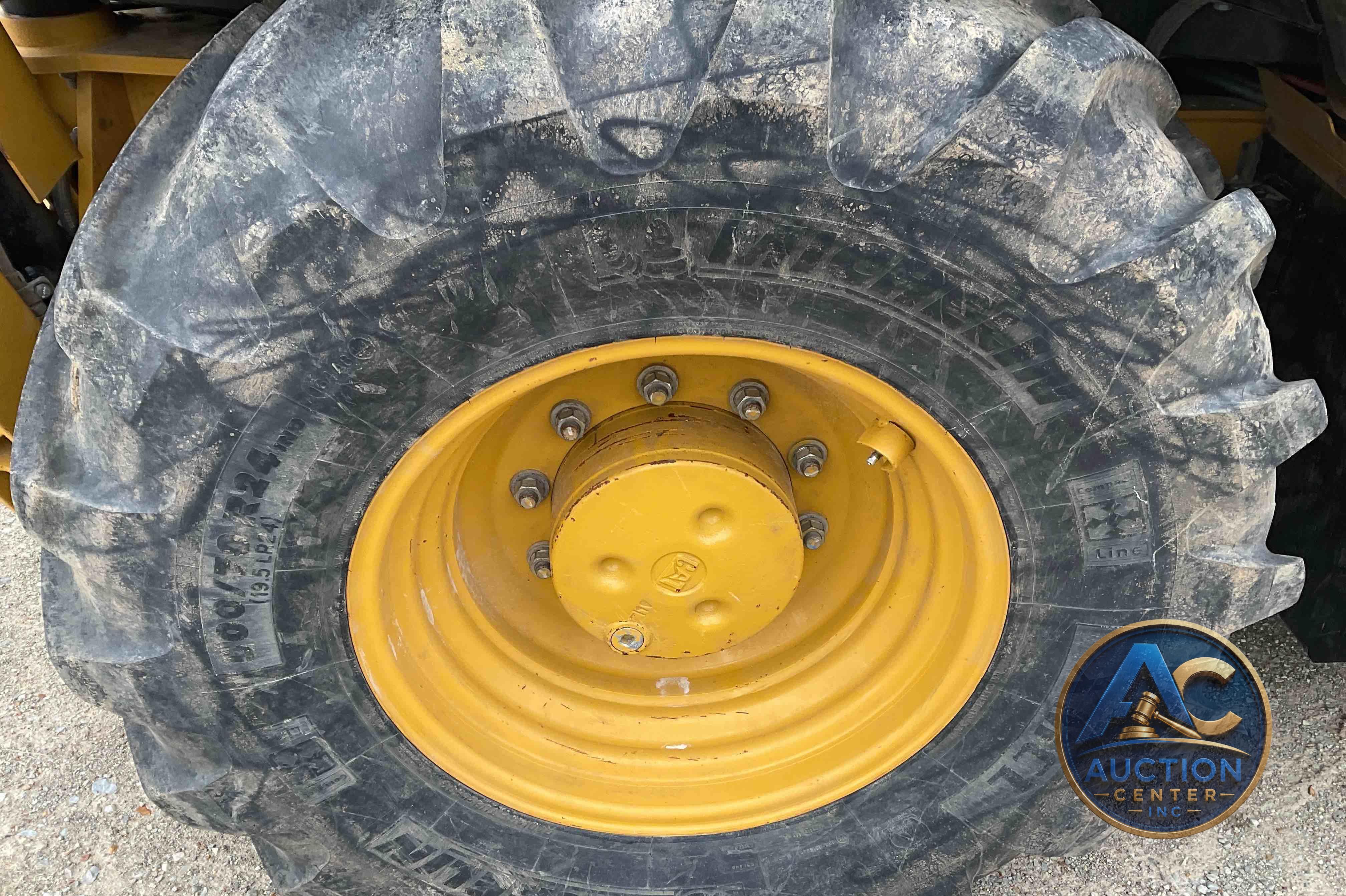 2018 Caterpillar 420F2