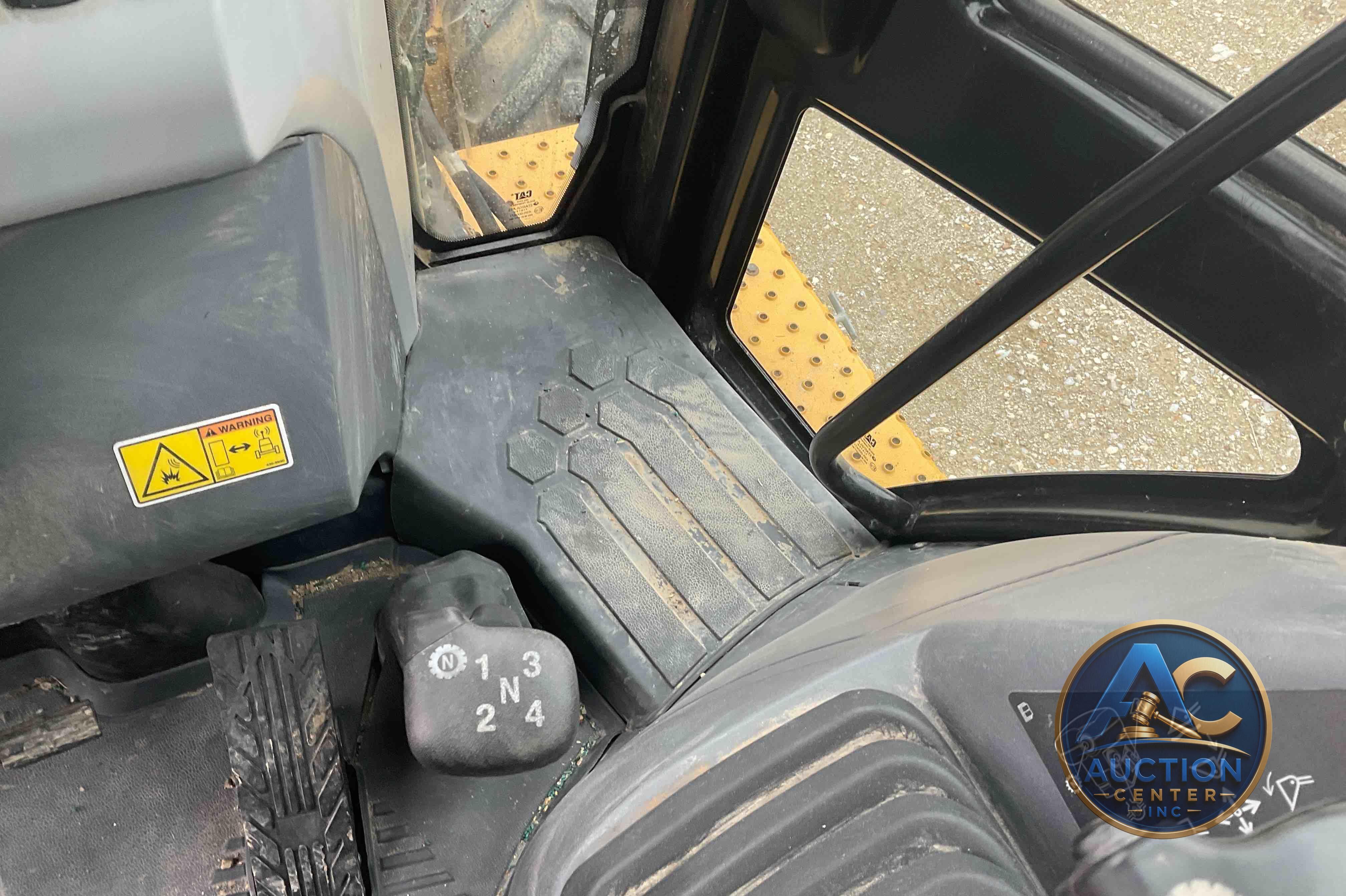 2018 Caterpillar 420F2
