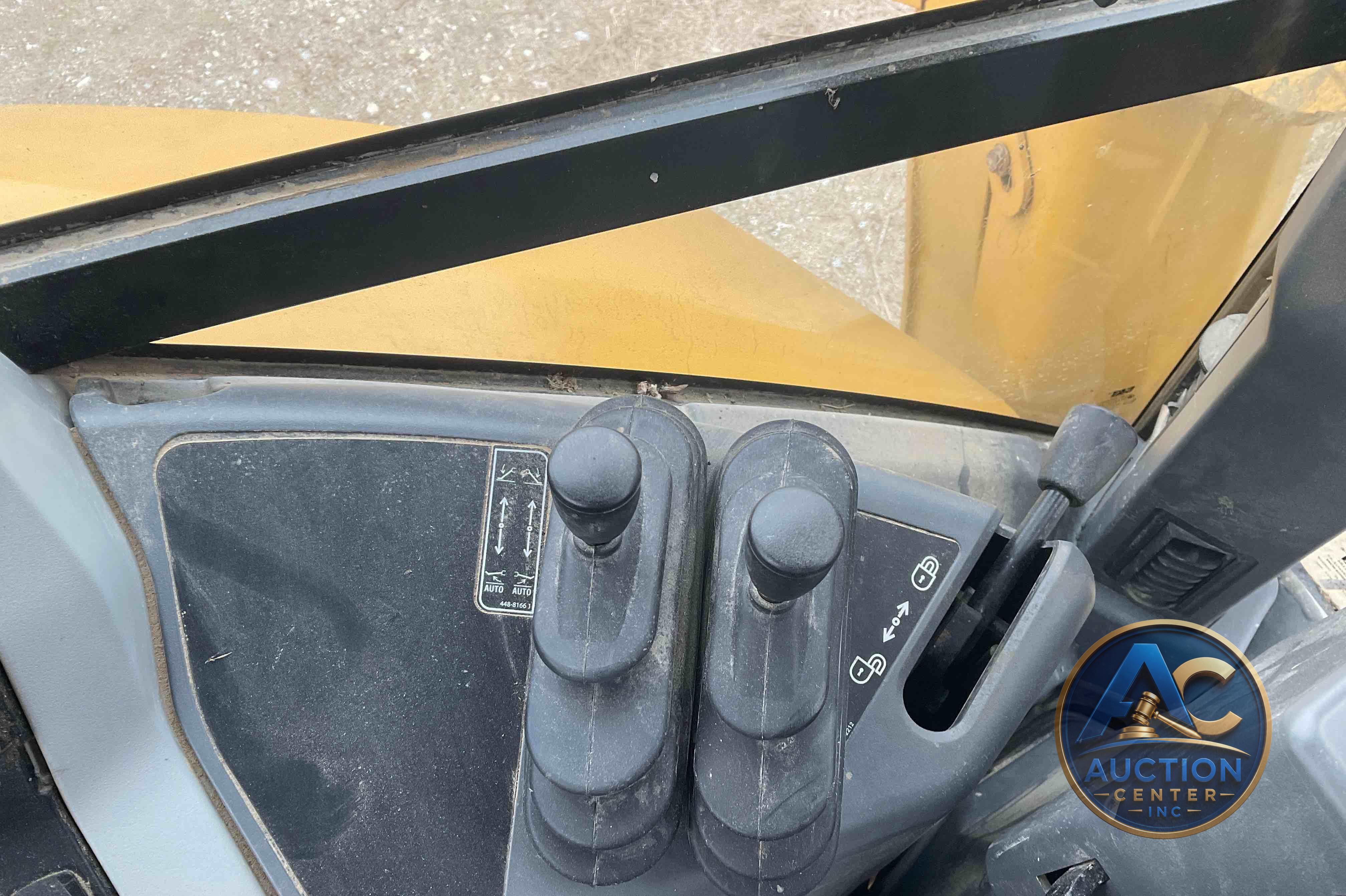 2018 Caterpillar 420F2