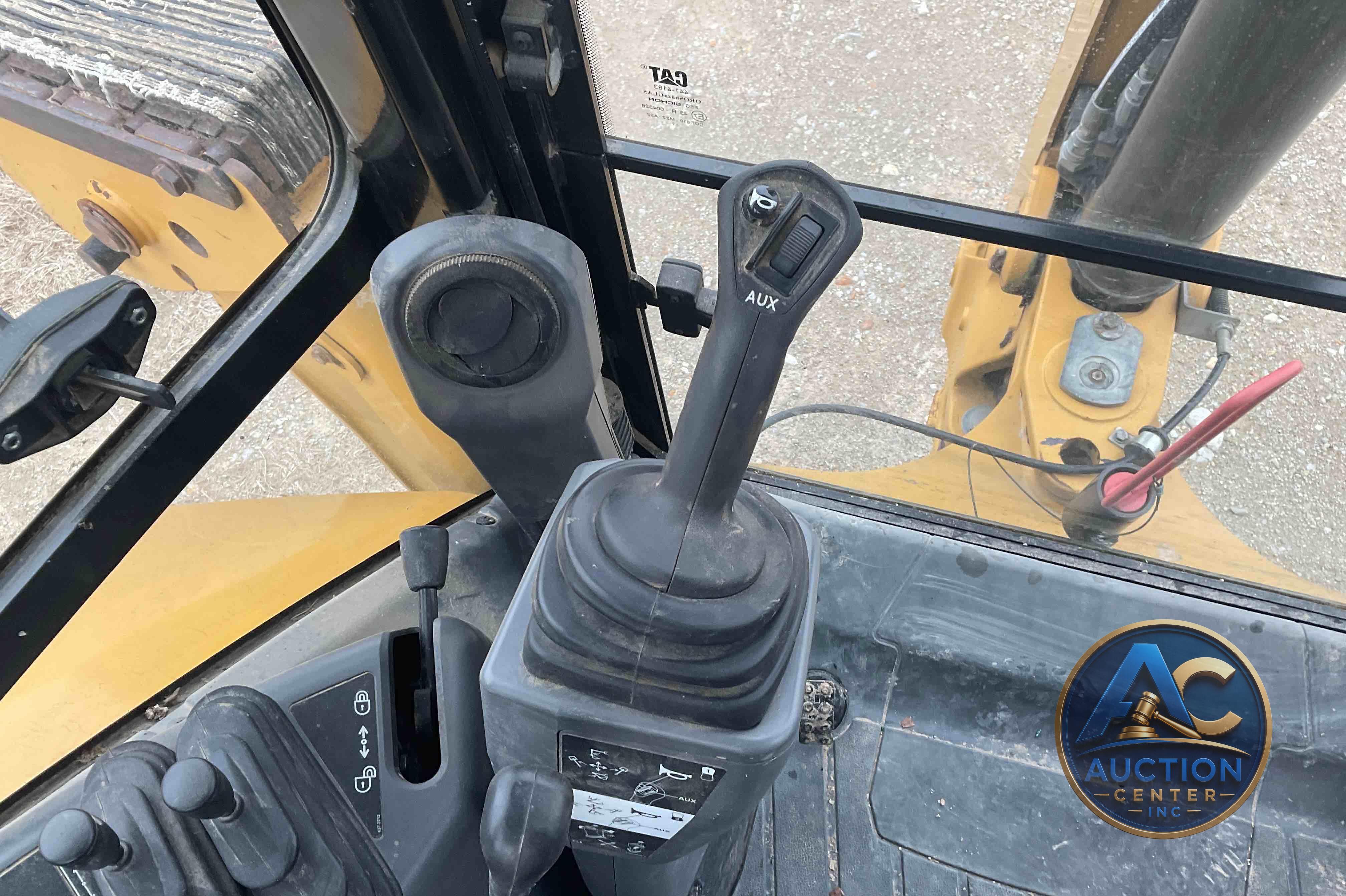 2018 Caterpillar 420F2