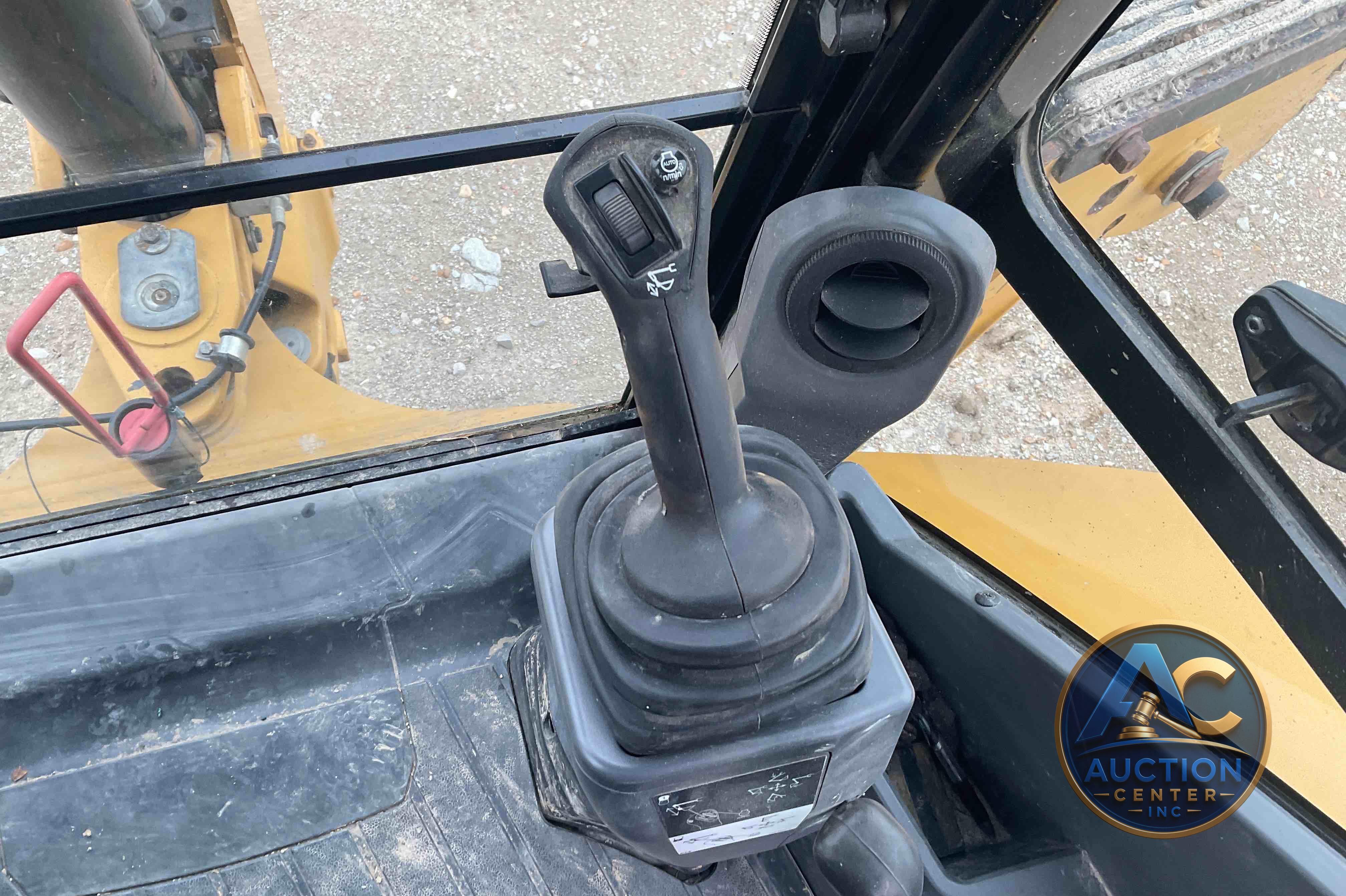 2018 Caterpillar 420F2