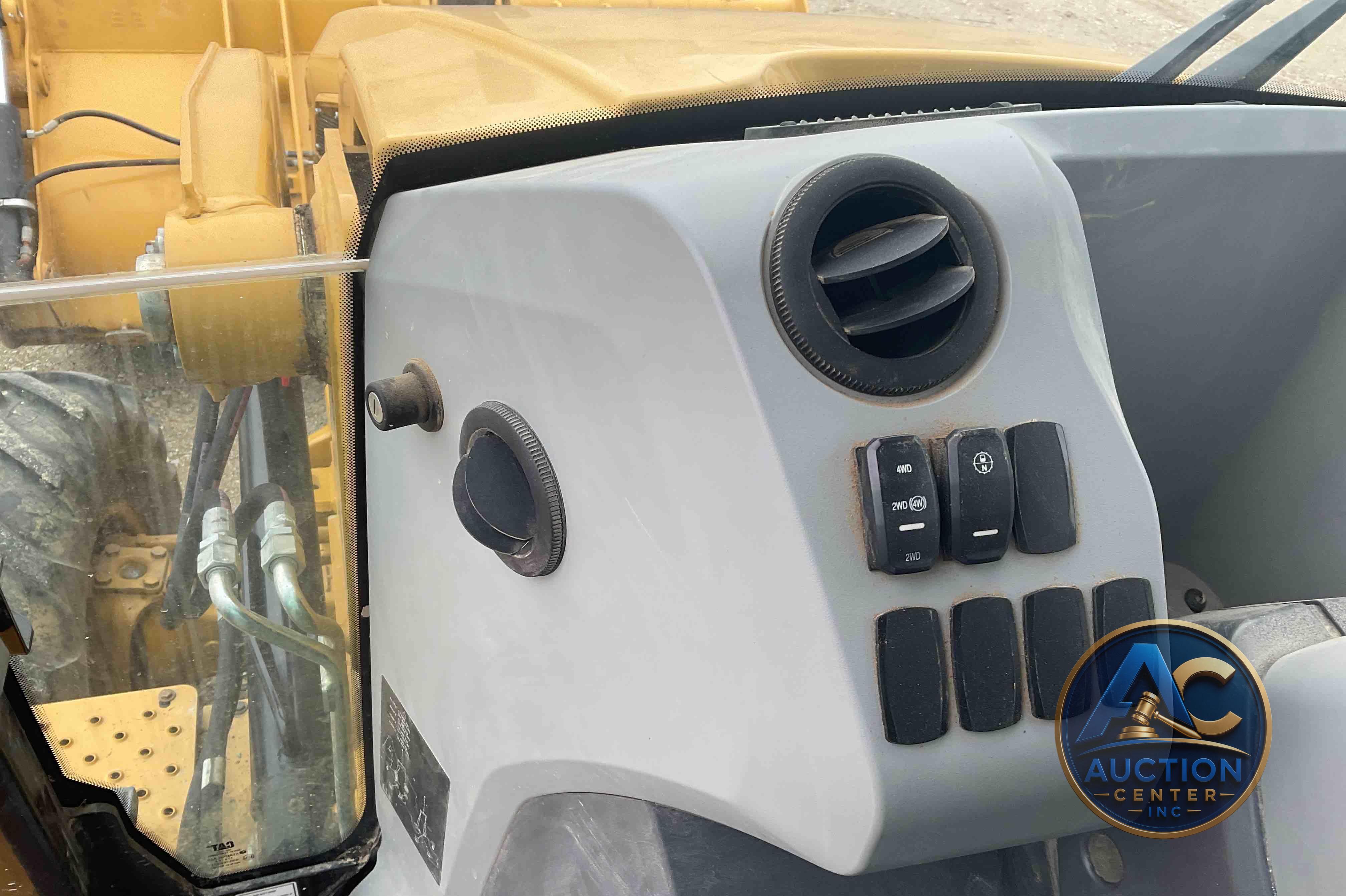 2018 Caterpillar 420F2