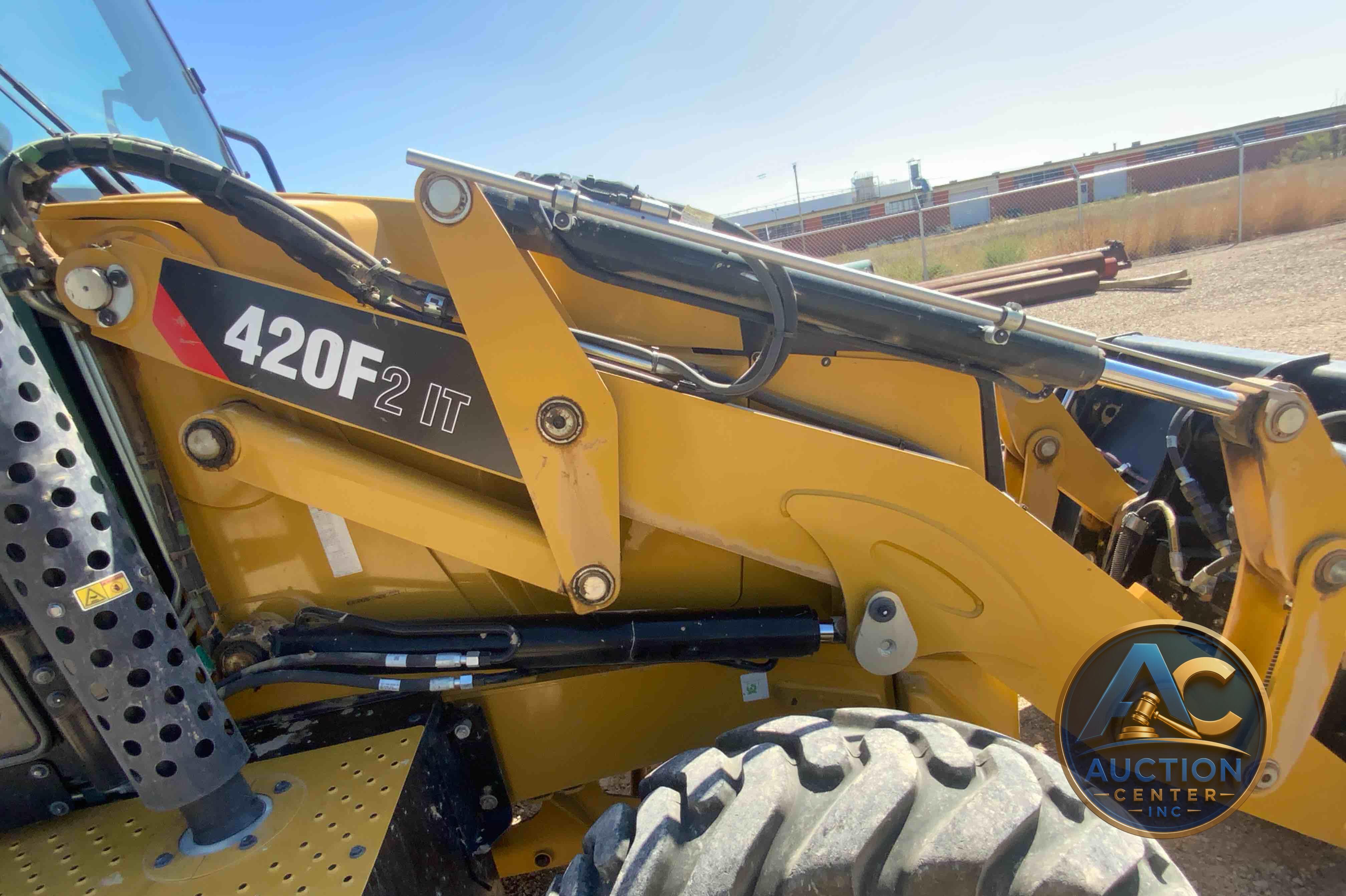 2016 Caterpillar 420F2 IT