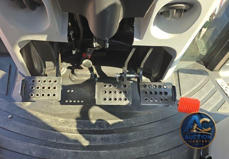 2019 New Holland Powerstar 100 MFWD tractor