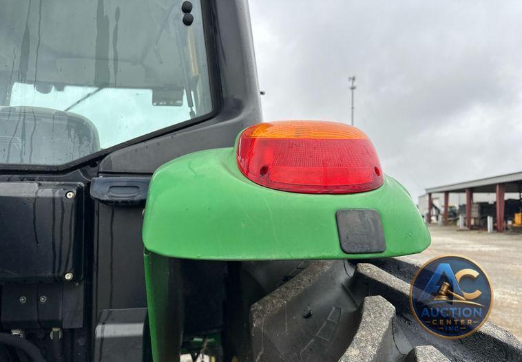 2010 John Deere 7330 MFWD tractor
