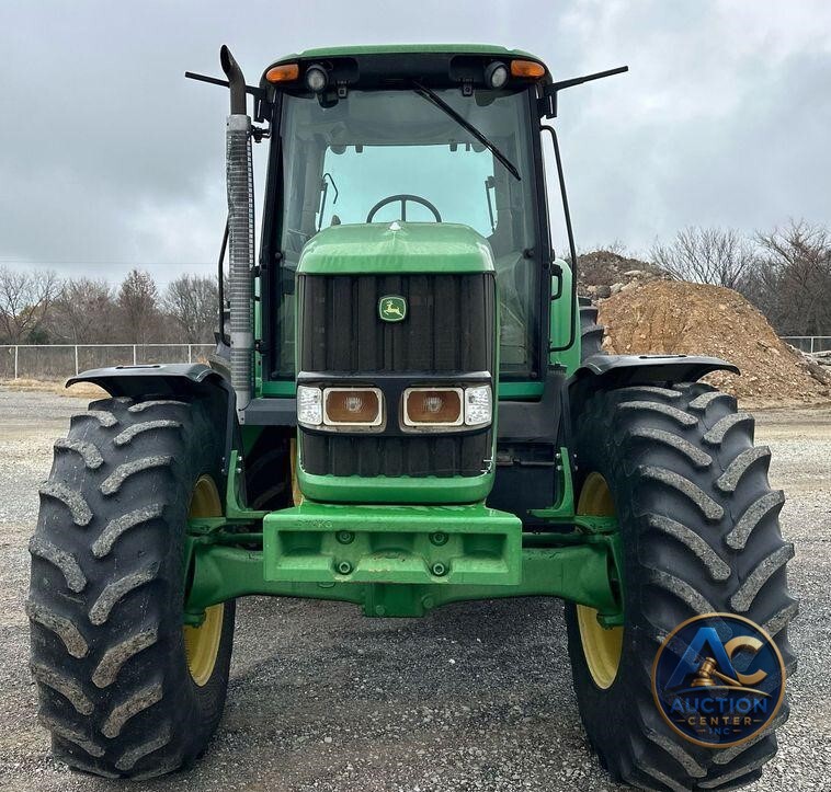 2010 John Deere 7330 MFWD tractor