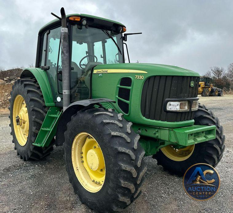 2010 John Deere 7330 MFWD tractor