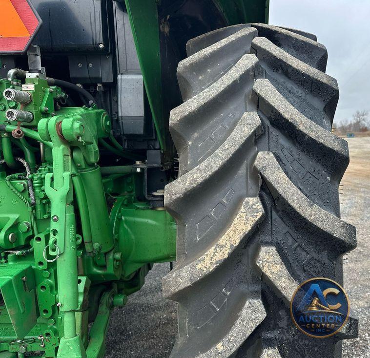 2010 John Deere 7330 MFWD tractor