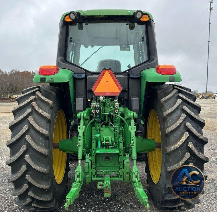2010 John Deere 7330 MFWD tractor