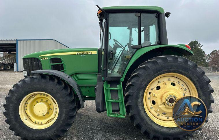 2010 John Deere 7330 MFWD tractor