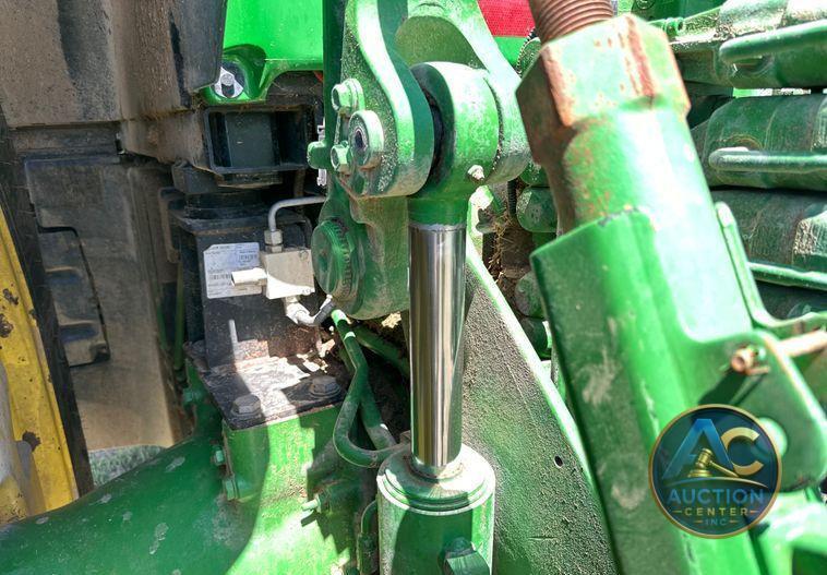 2017 John Deere 8295R MFWD tractor