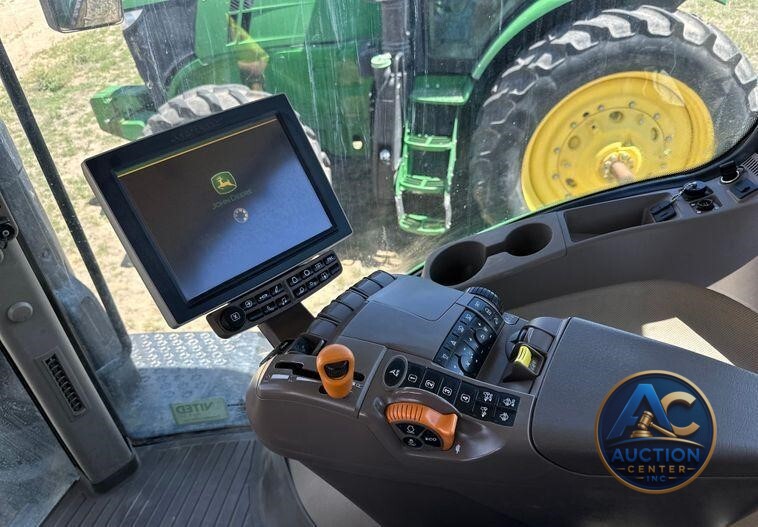 2017 John Deere 8295R MFWD tractor